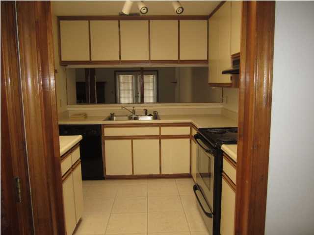 HIDDEN COVE T/H - Residential Lease