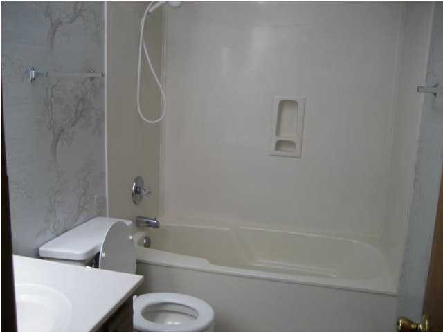 HIDDEN COVE T/H - Residential Lease