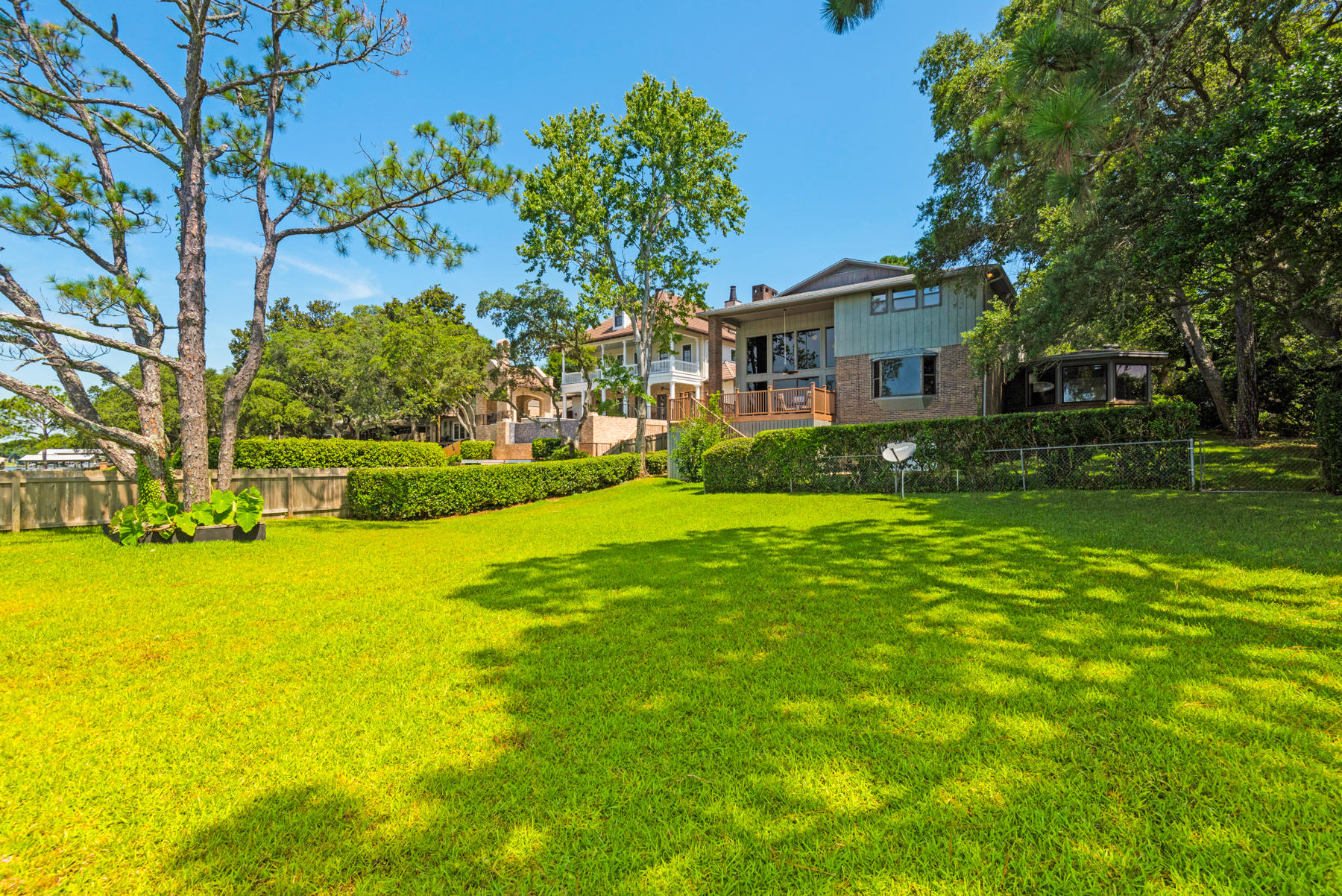 BAYOU VISTA - Residential