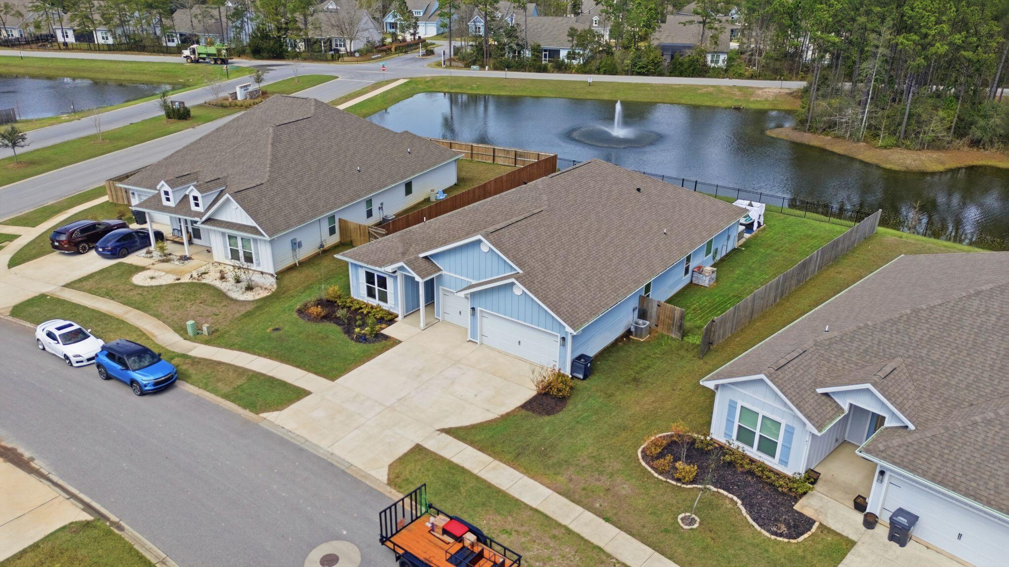 83A to rgt onto Hammock Oaks Bld. Left on N Hammock Way, left onto Oak Tree Lane, 2nd house on left - Residential
