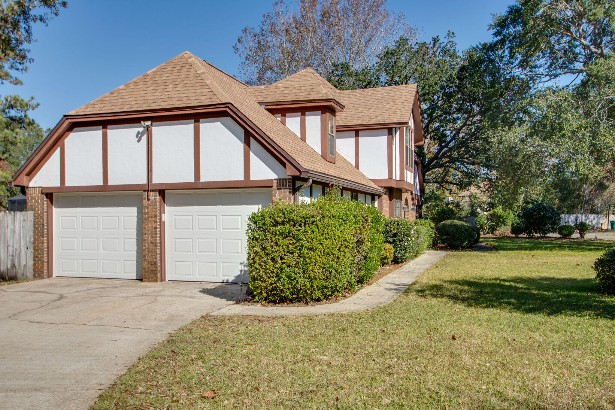 RAINTREE ESTATES - Residential Lease