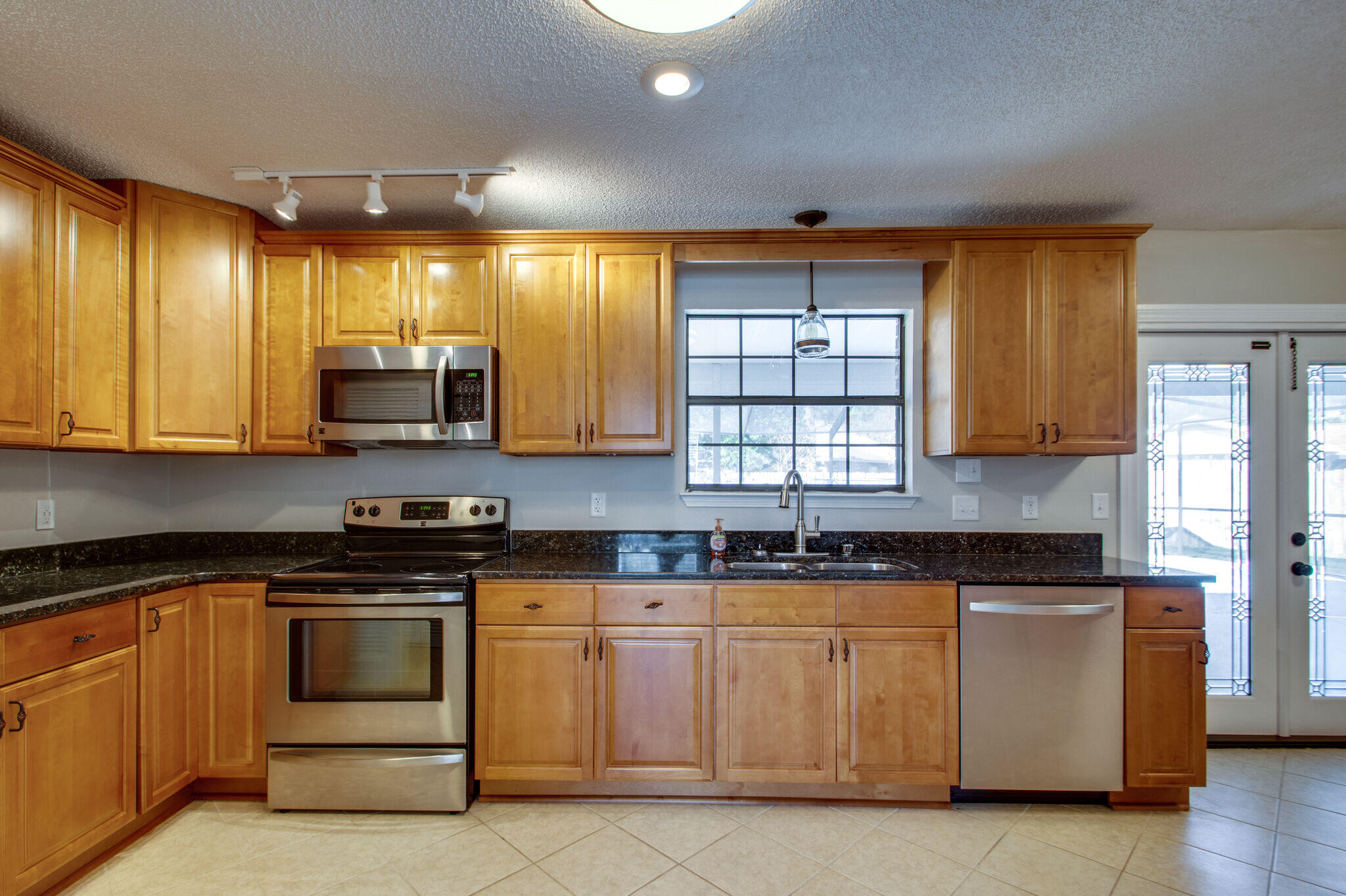 RAINTREE ESTATES - Residential Lease