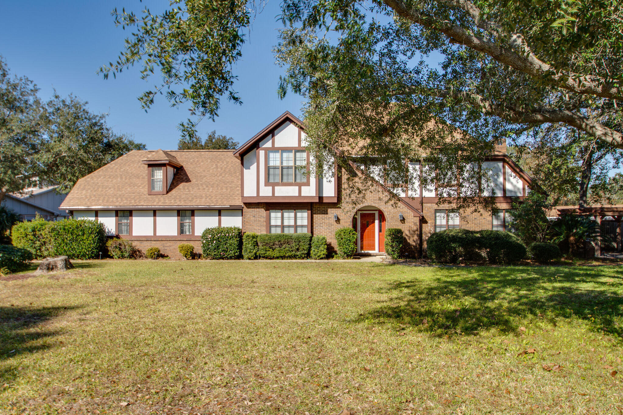 RAINTREE ESTATES - Residential Lease