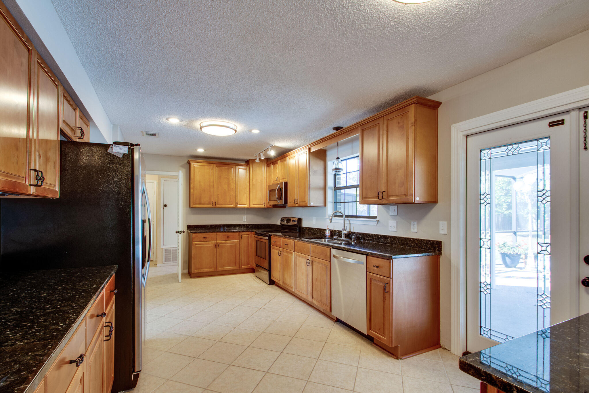RAINTREE ESTATES - Residential Lease