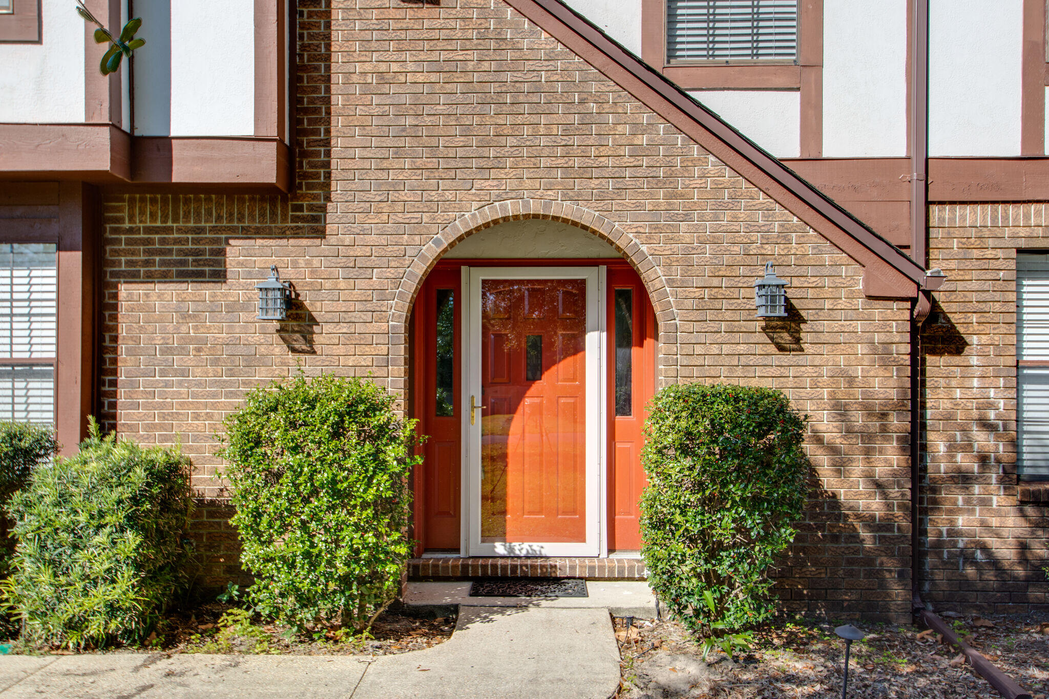 RAINTREE ESTATES - Residential Lease