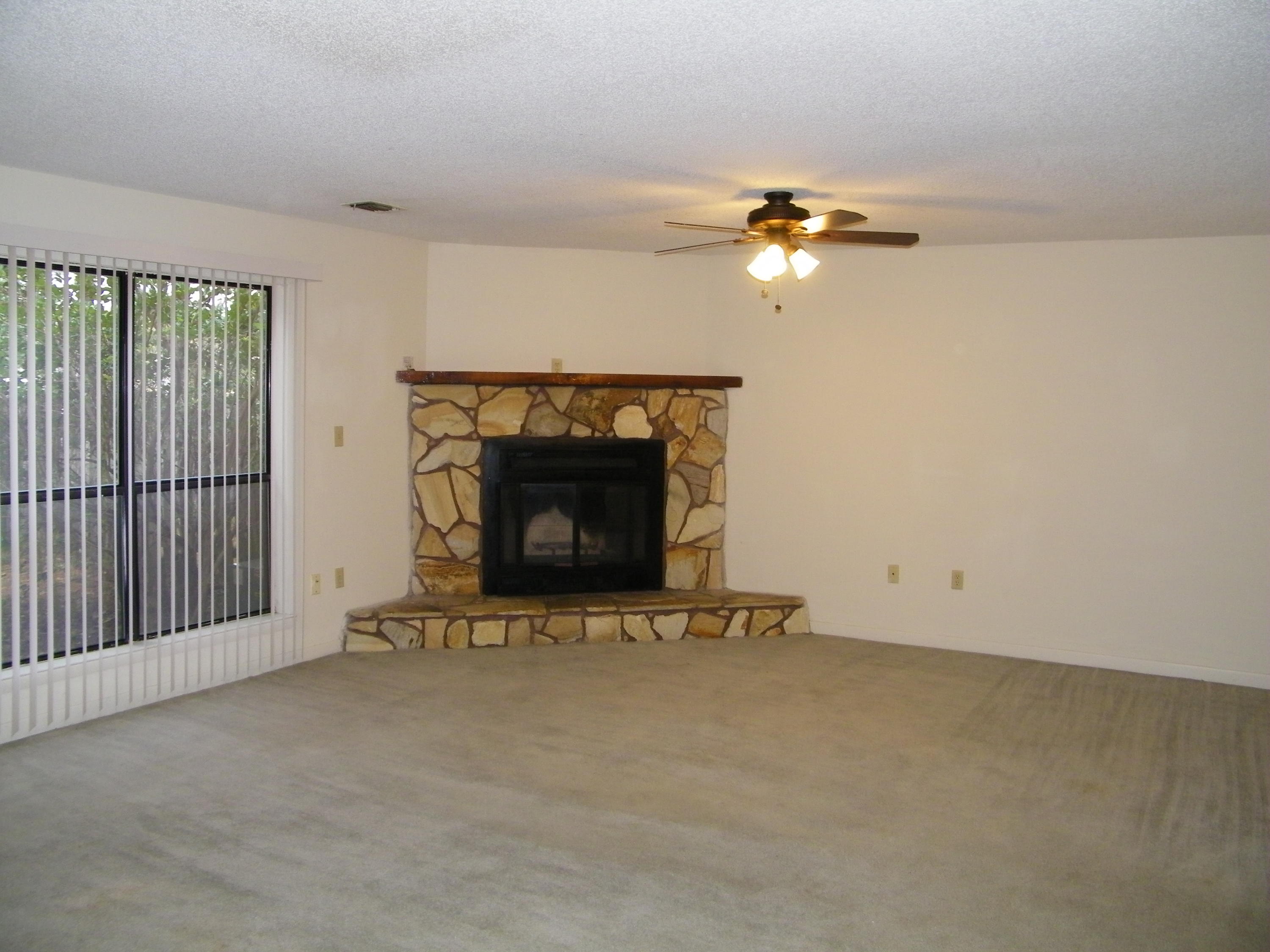 PINE SHADOWS T/H 1ST ADDN - Residential Lease