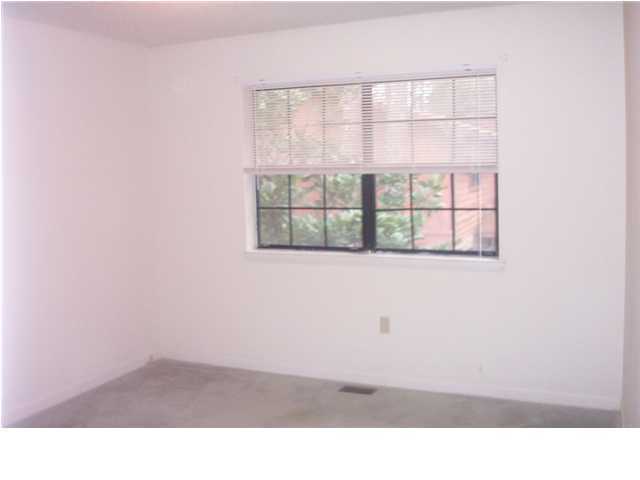 PINE SHADOWS T/H 1ST ADDN - Residential Lease