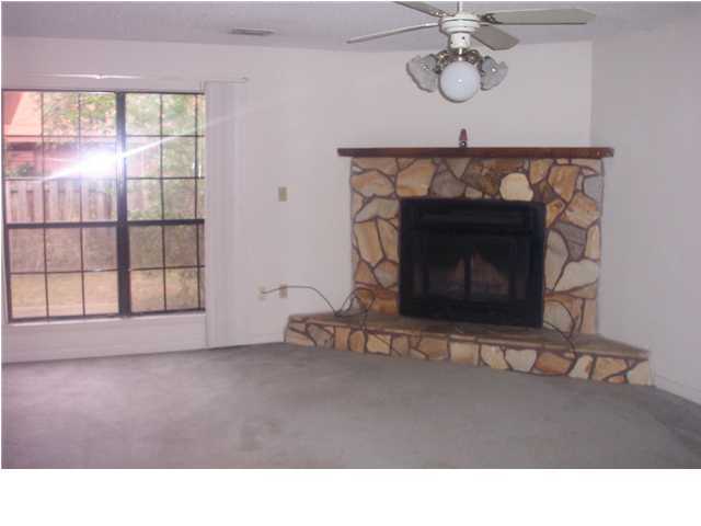 PINE SHADOWS T/H 1ST ADDN - Residential Lease