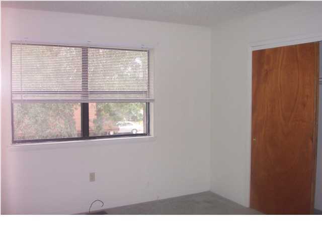 PINE SHADOWS T/H 1ST ADDN - Residential Lease