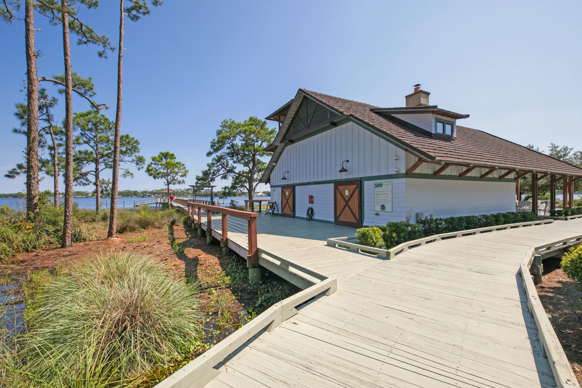 WILD HERON - Residential