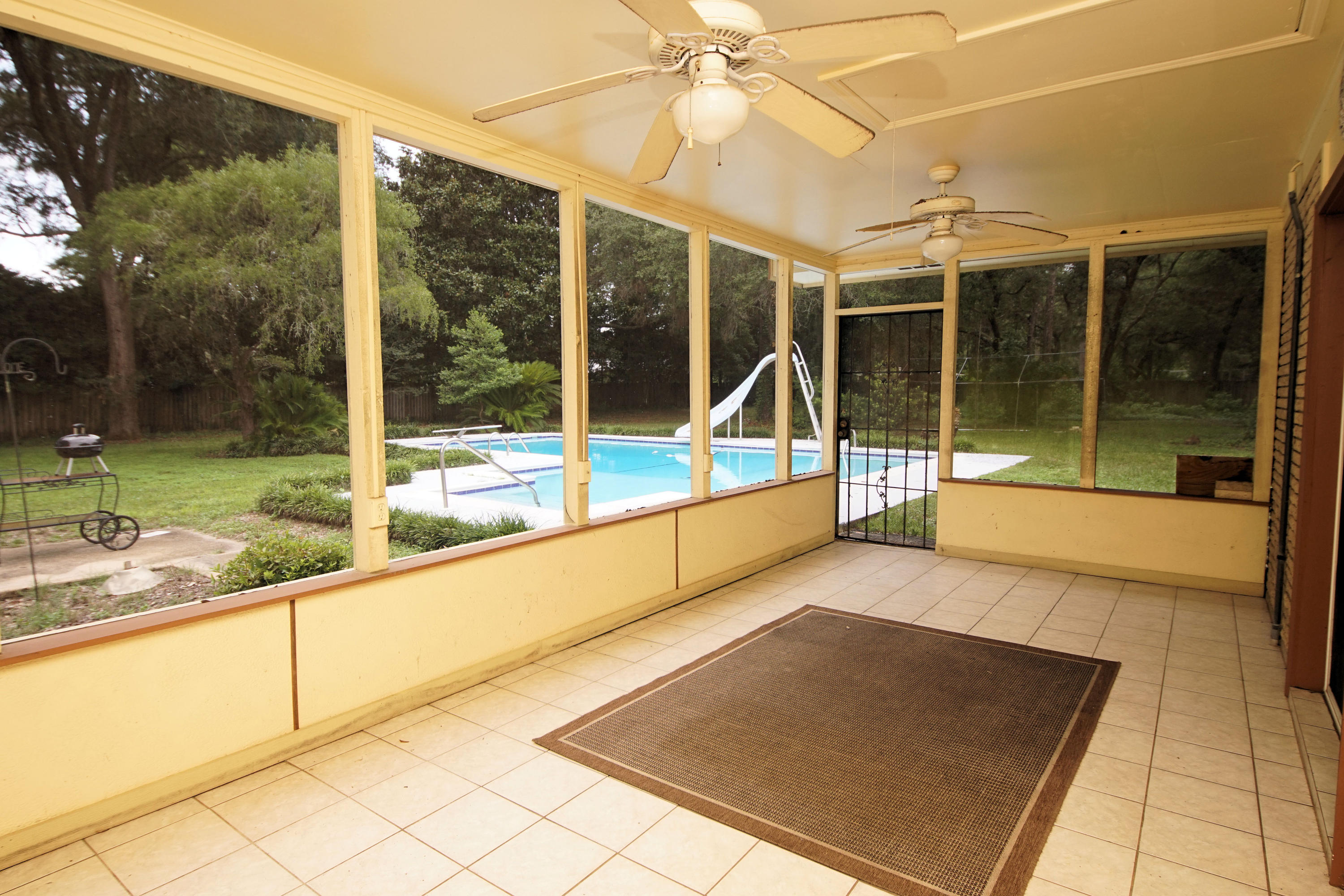 BAYOU POQUITO - Residential