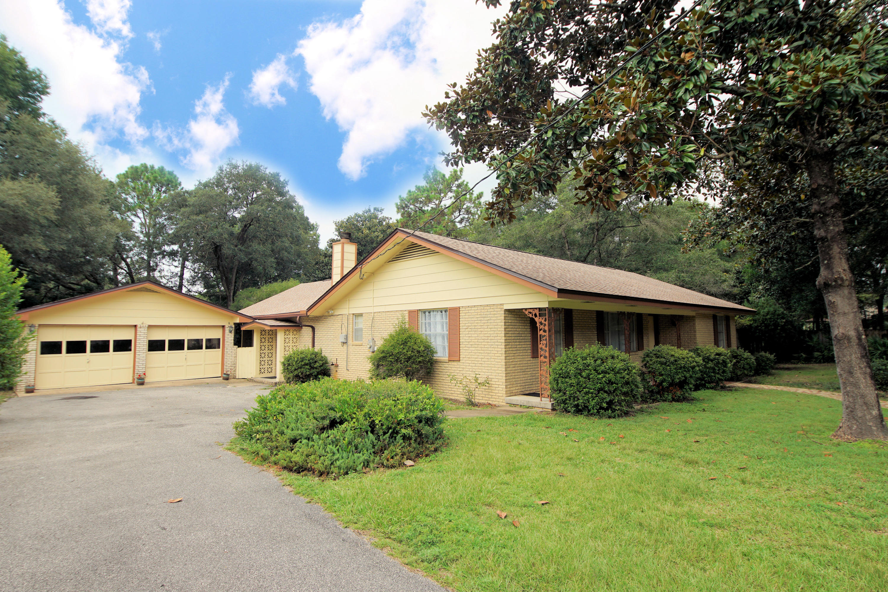 BAYOU POQUITO - Residential