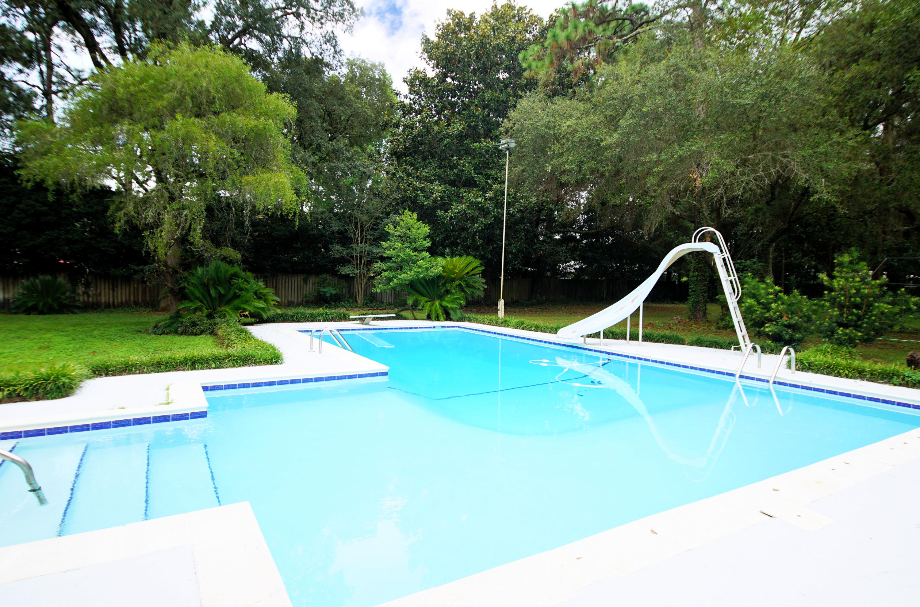 BAYOU POQUITO - Residential