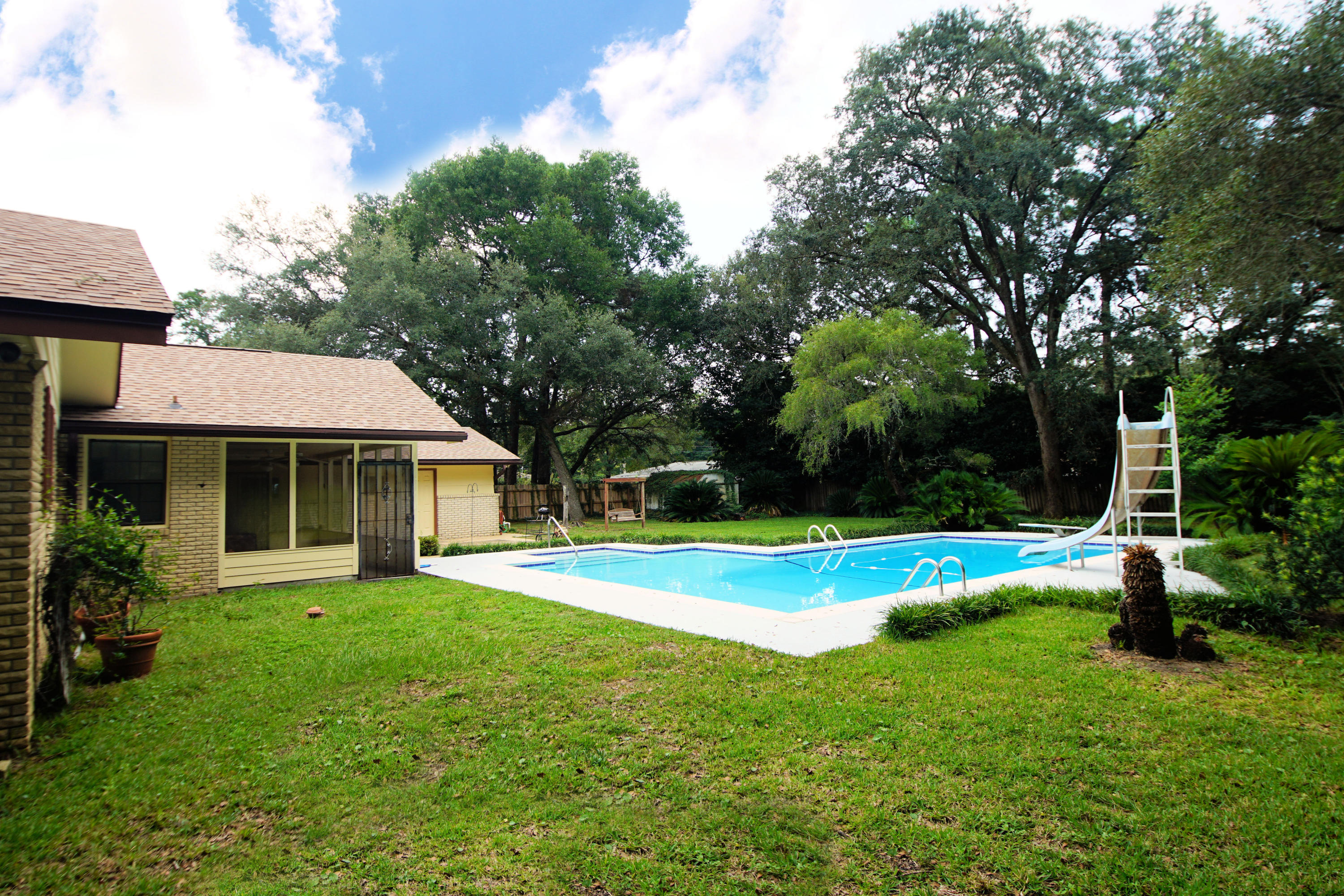 BAYOU POQUITO - Residential
