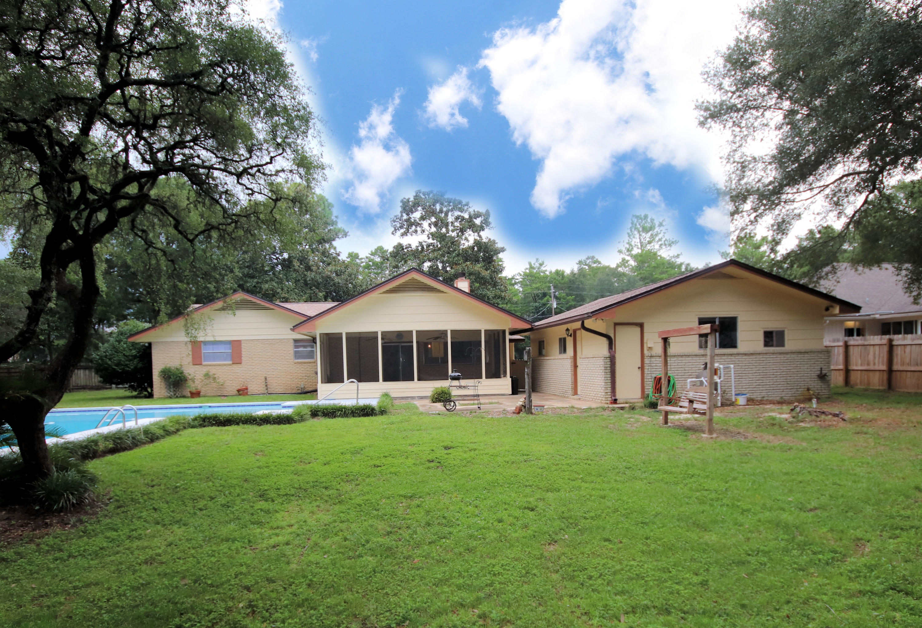 BAYOU POQUITO - Residential