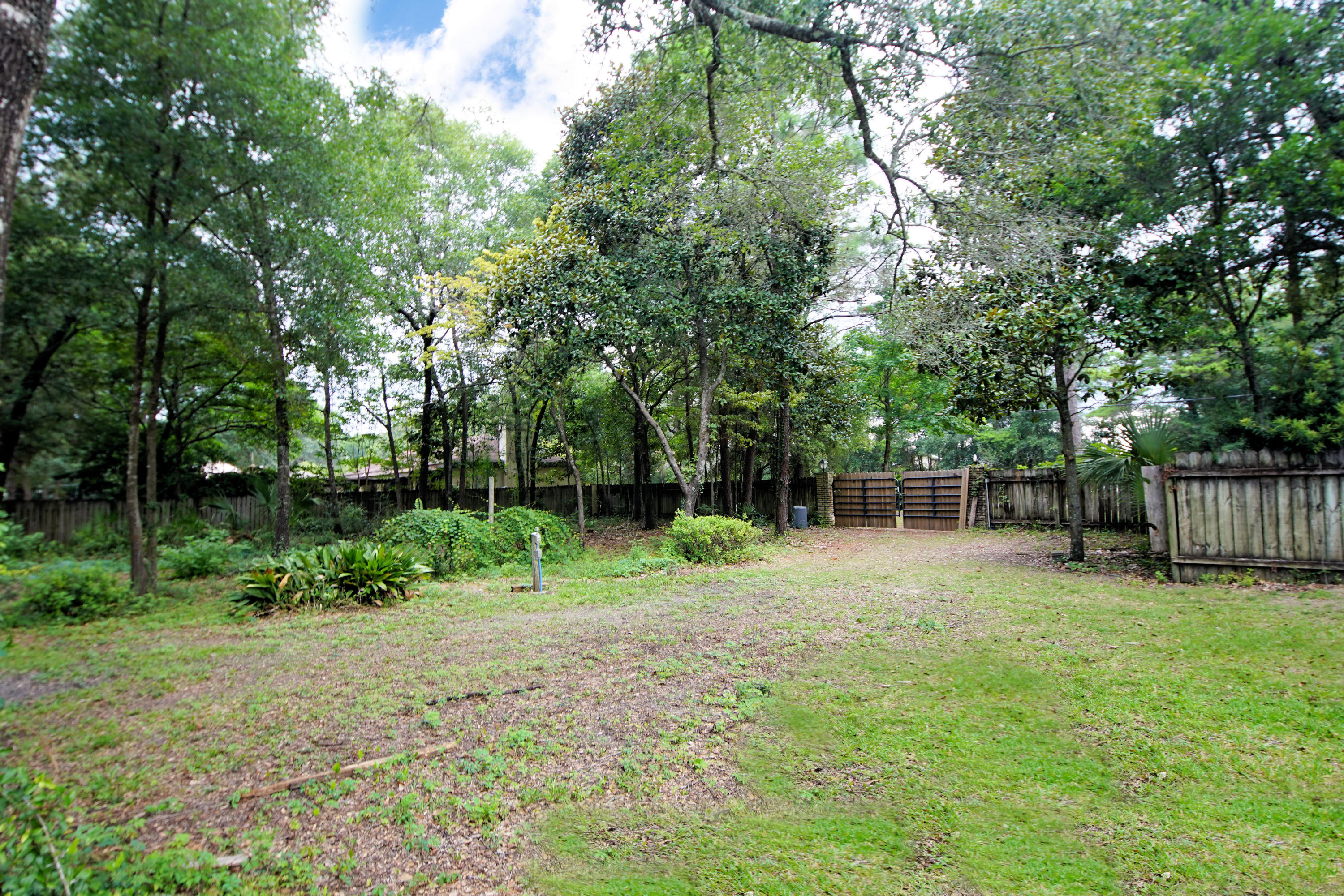BAYOU POQUITO - Residential