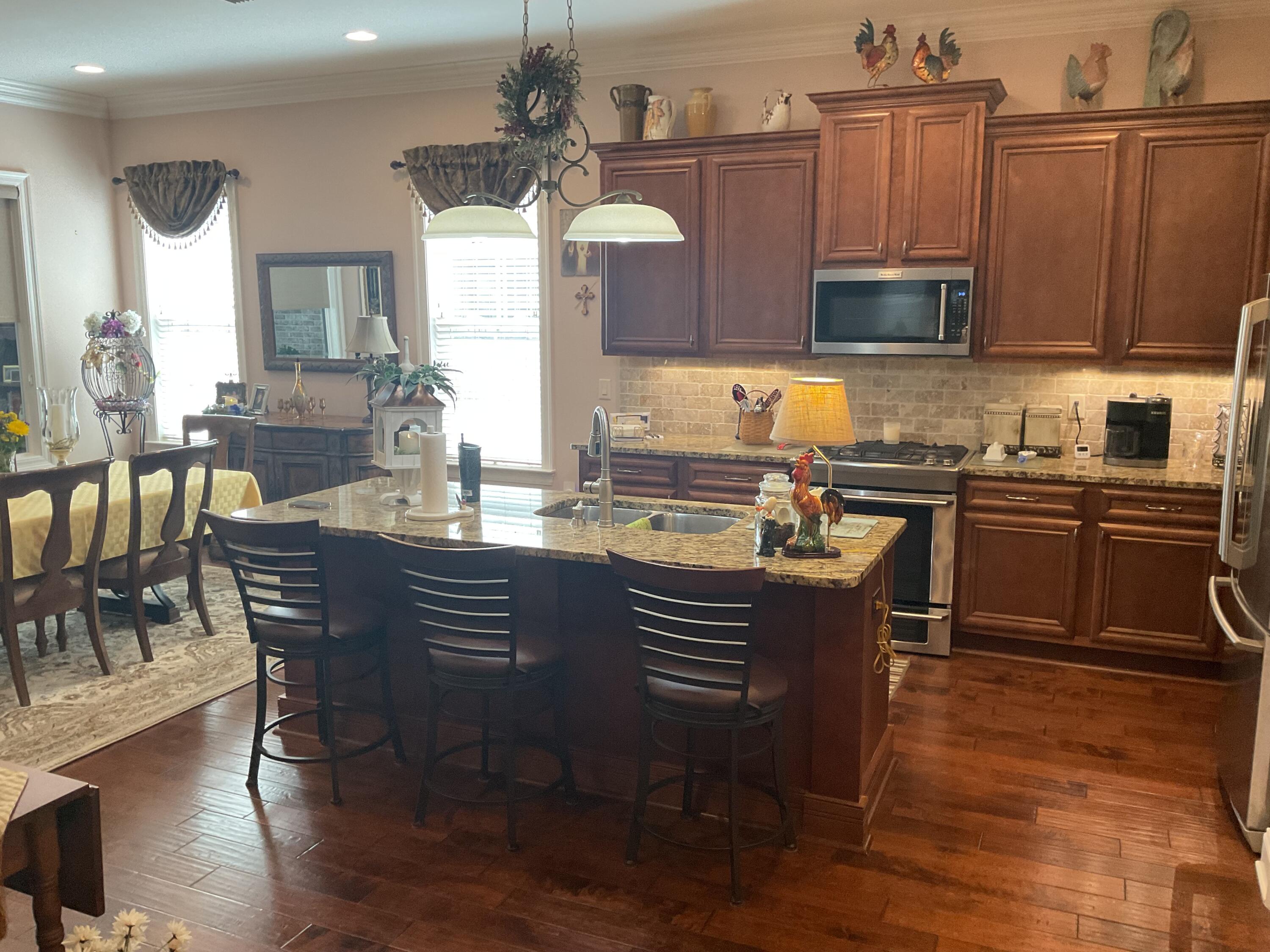 THE STABLES AT ROCKY BAYOU - Residential Lease