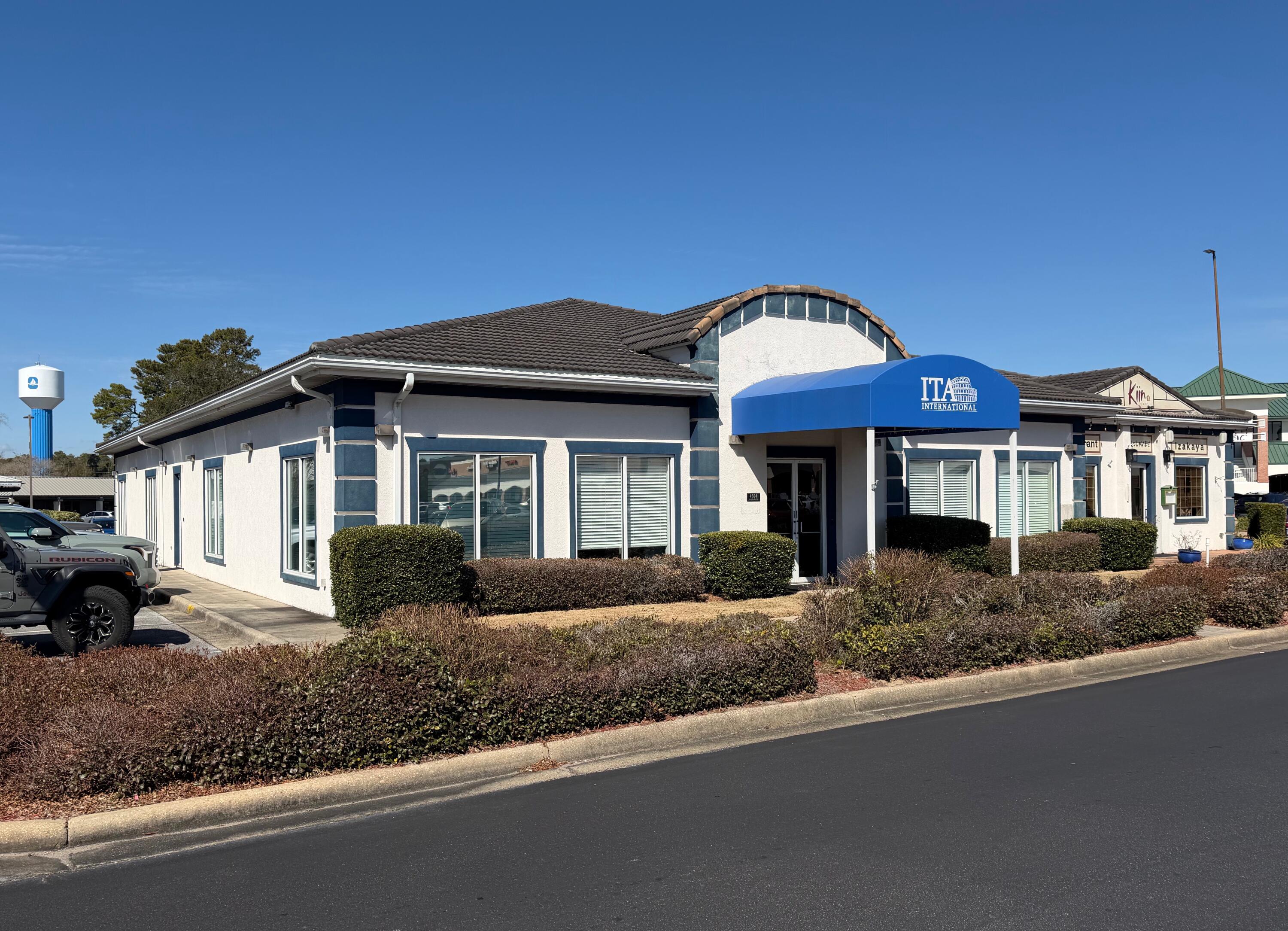 Fully renovated 5200 SF professional office space located in Niceville, FL.  This space has a generally open floor plan along with 5 offices, 3 restrooms, kitchen / break room, a large conference room,  reception area, server room and four large open work areas.  The building is located in a professional office atmosphere within Merchants Walk of Bluewater Bay. Professional Office Environment,
Excellent Visibility -  Plenty of parking