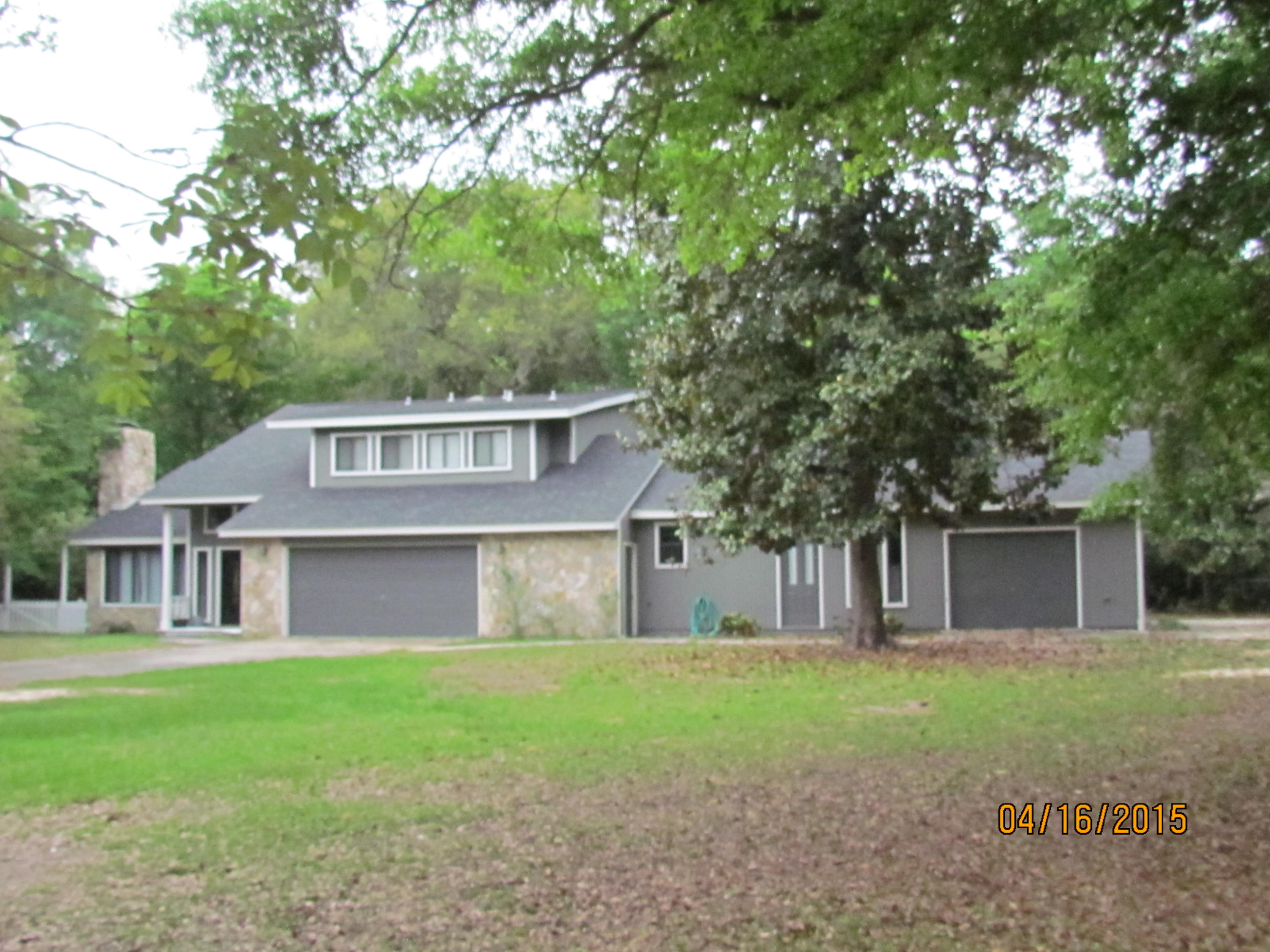 LAKE PIPPIN - Residential Lease