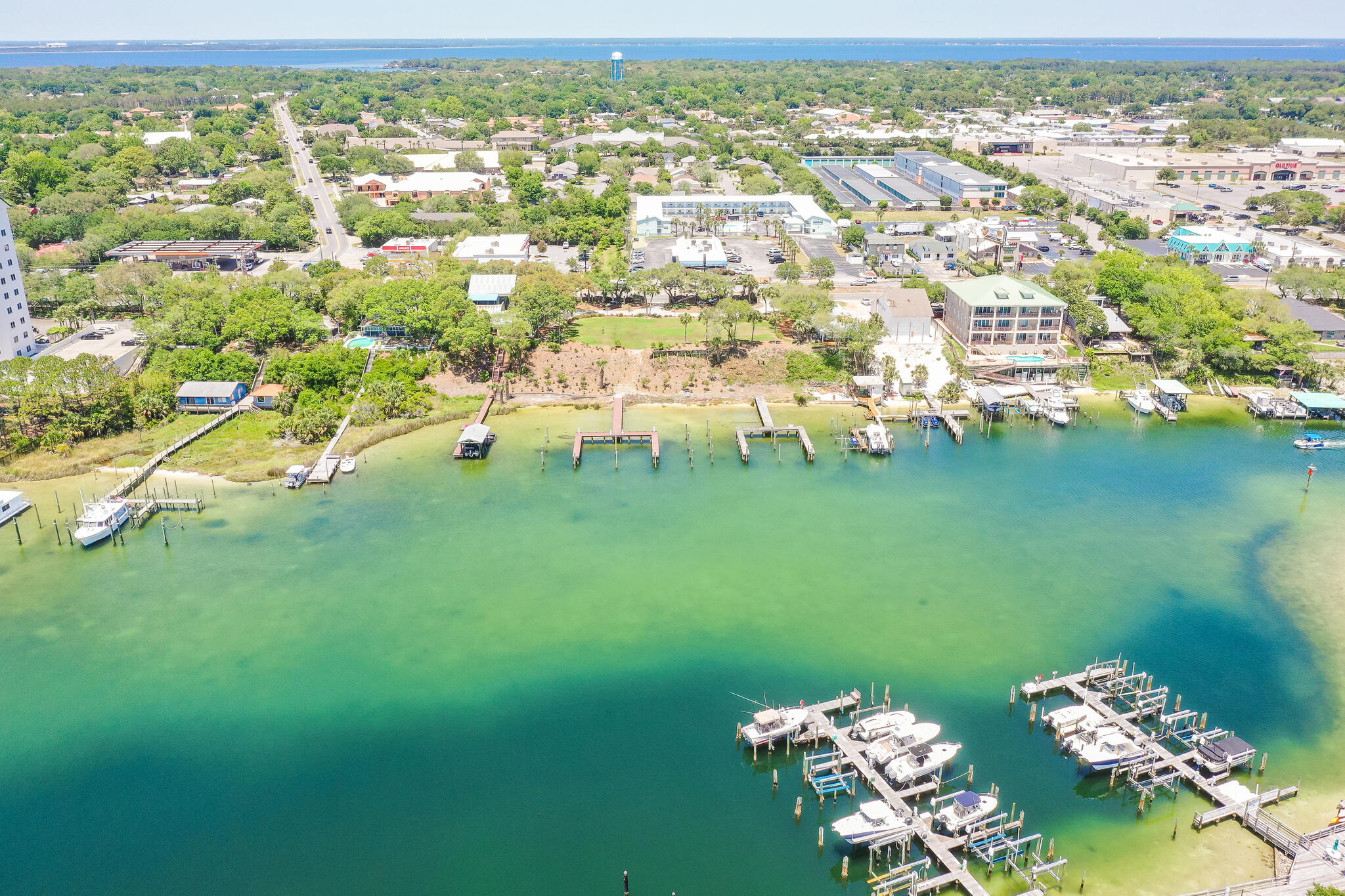 Enclaves on the Harbor - Land