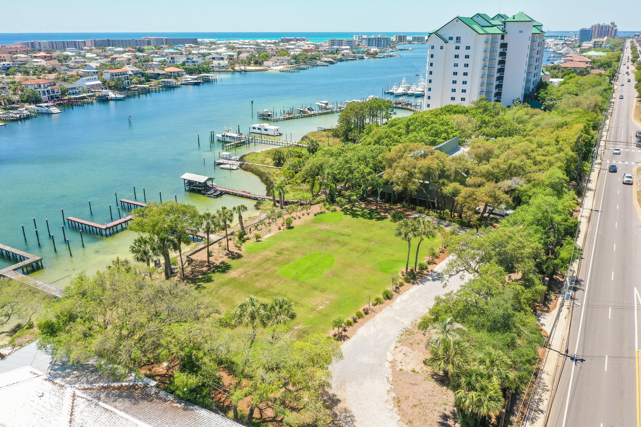 Enclaves on the Harbor - Land