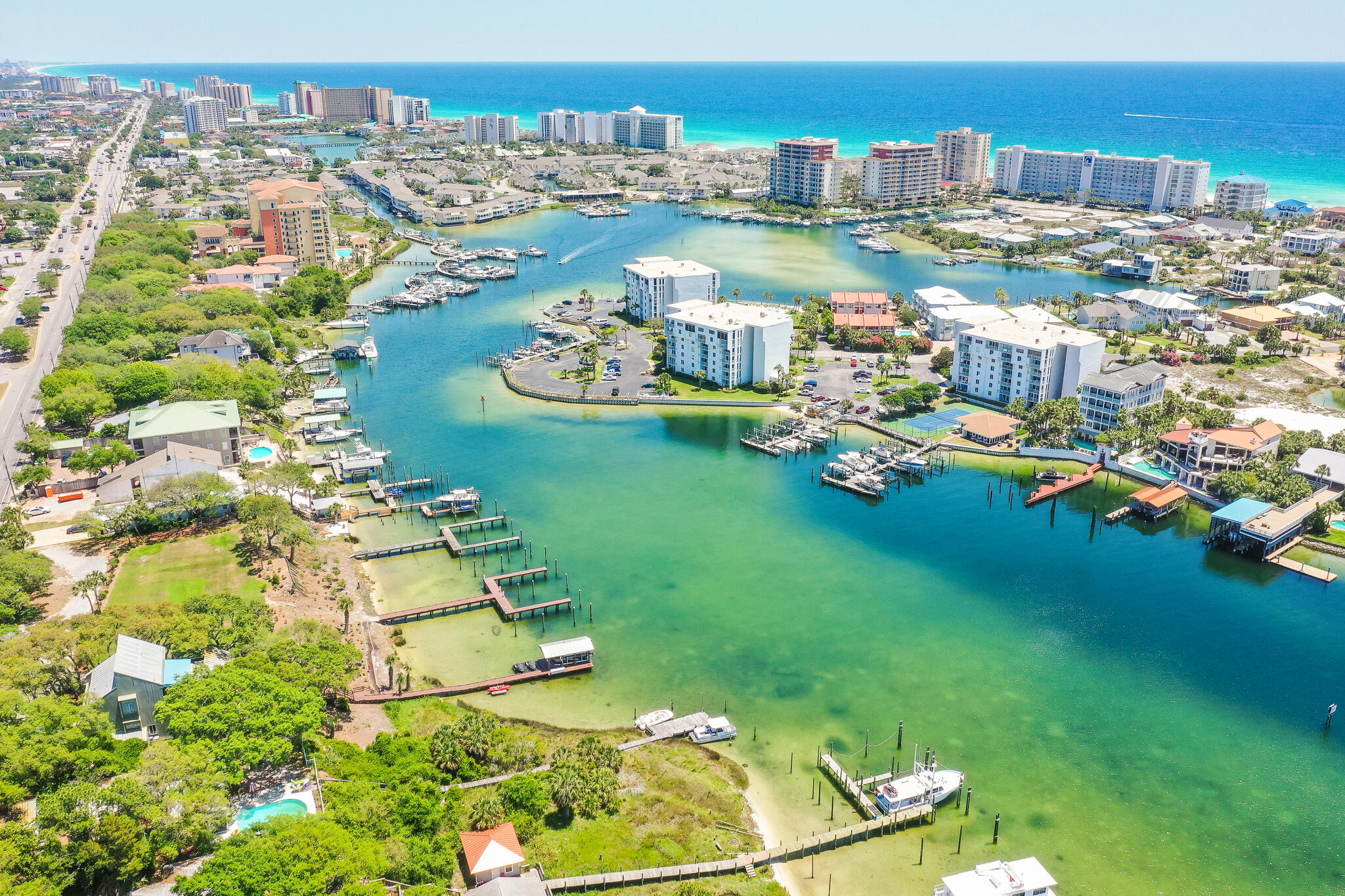 Enclaves on the Harbor - Land