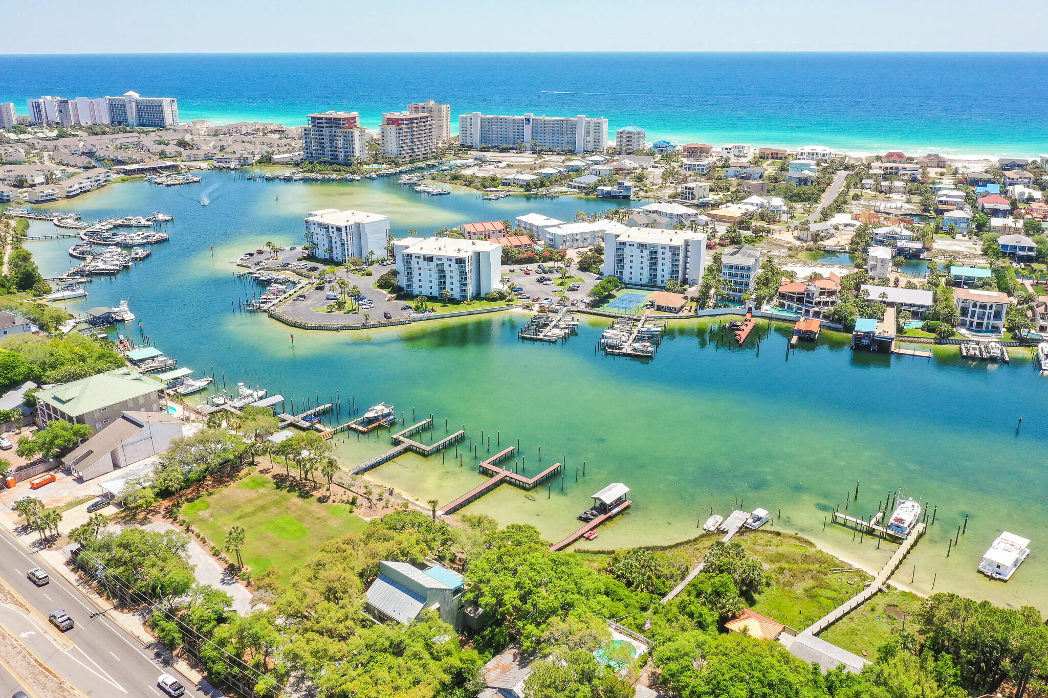 Enclaves on the Harbor - Land