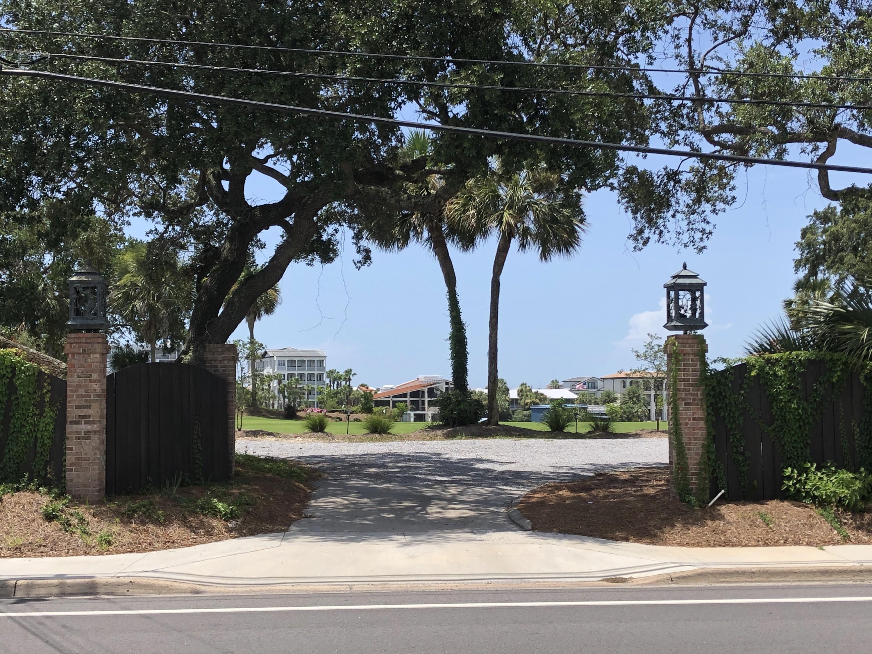 Enclaves on the Harbor - Land