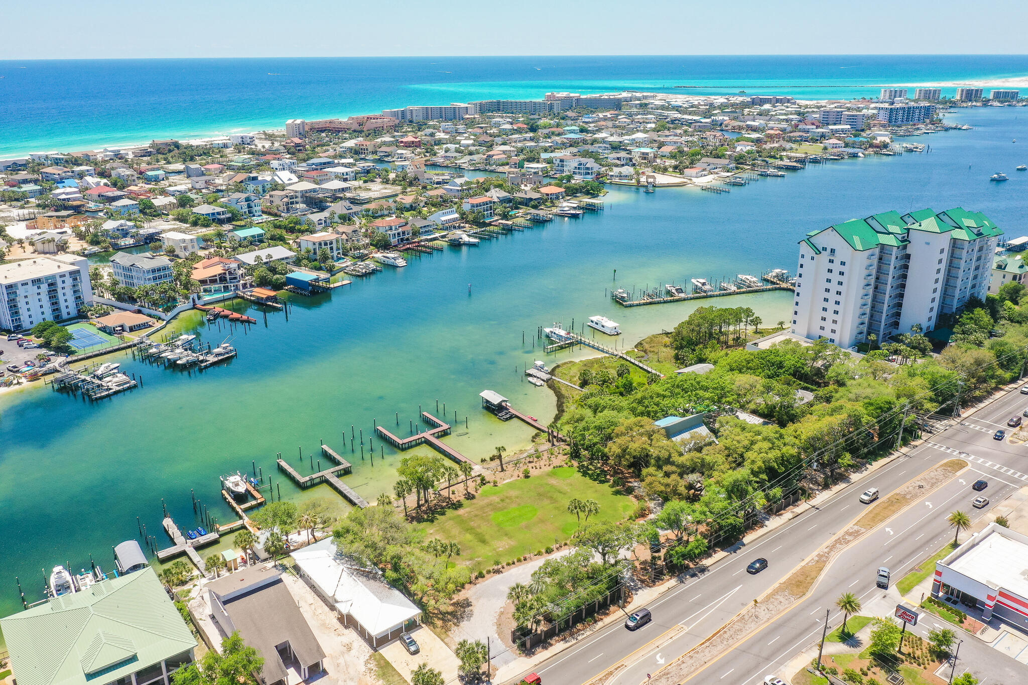 Enclaves on the Harbor - Land