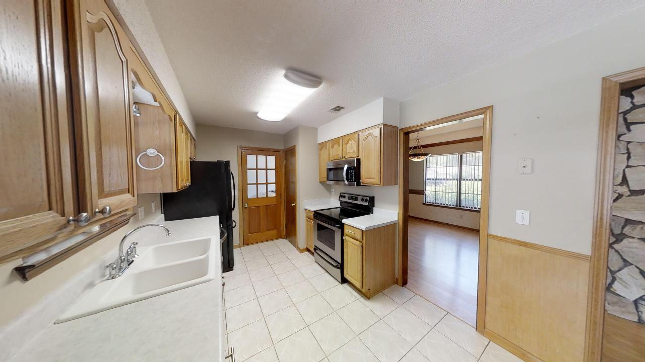 PINEDALE 2ND ADDN - Residential Lease