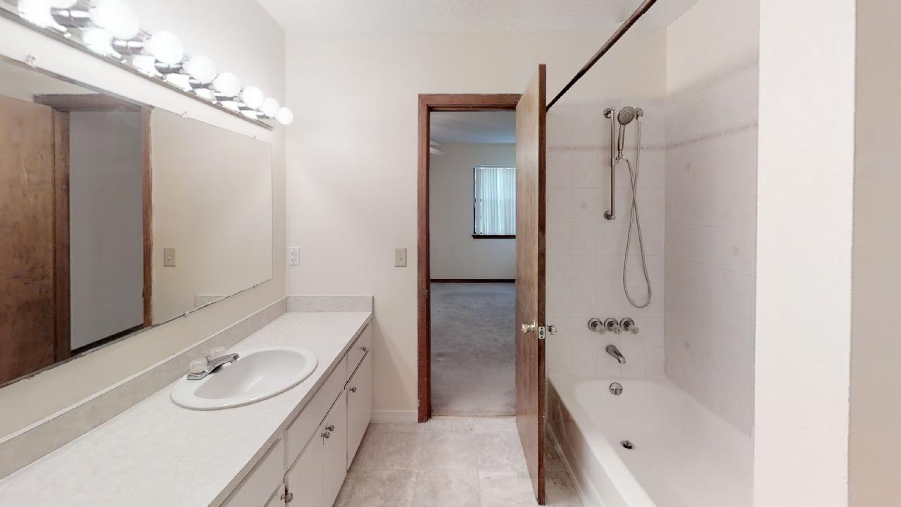 PINEDALE 2ND ADDN - Residential Lease