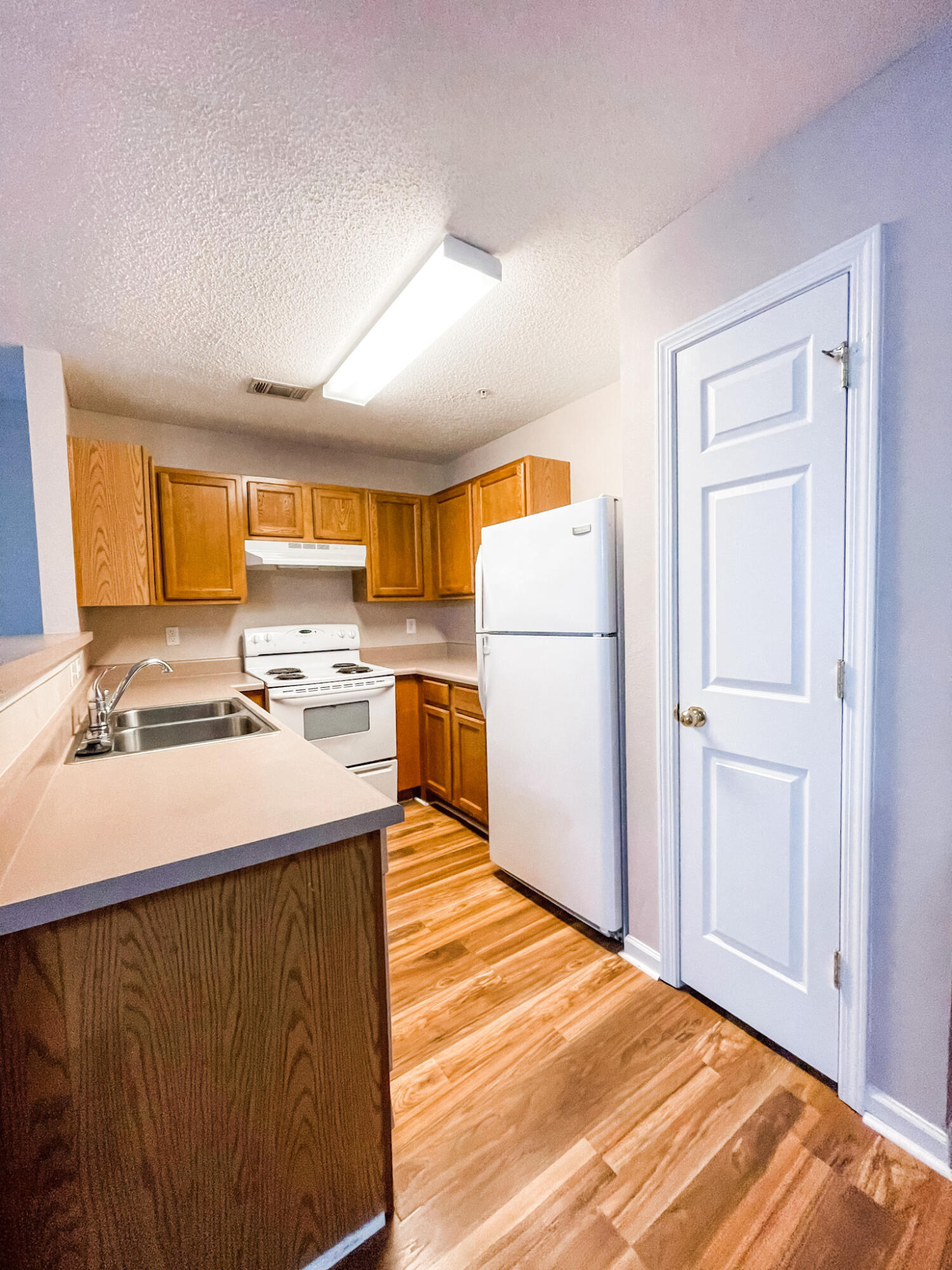 ROLLING PINES - Residential Lease