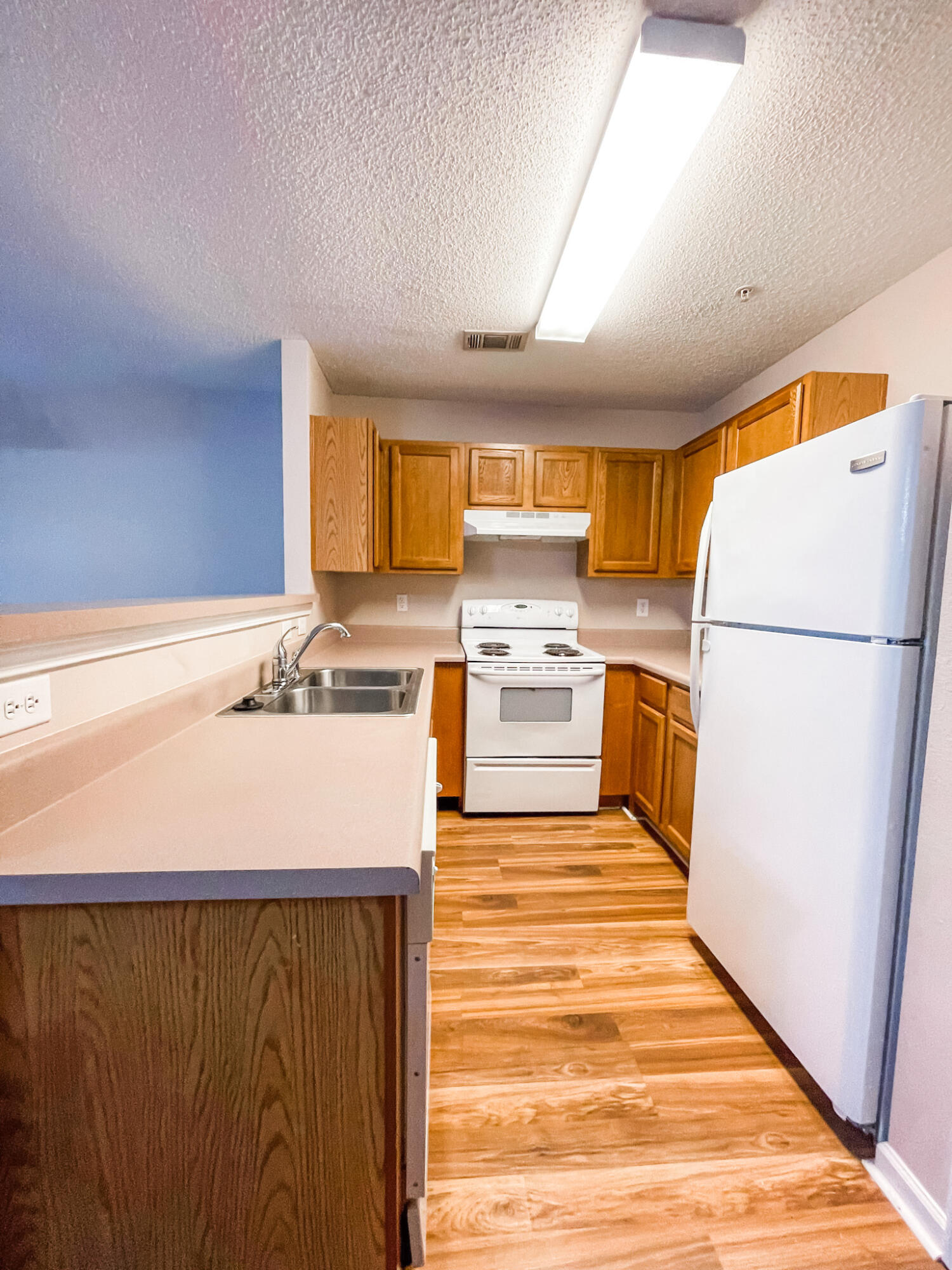 ROLLING PINES - Residential Lease