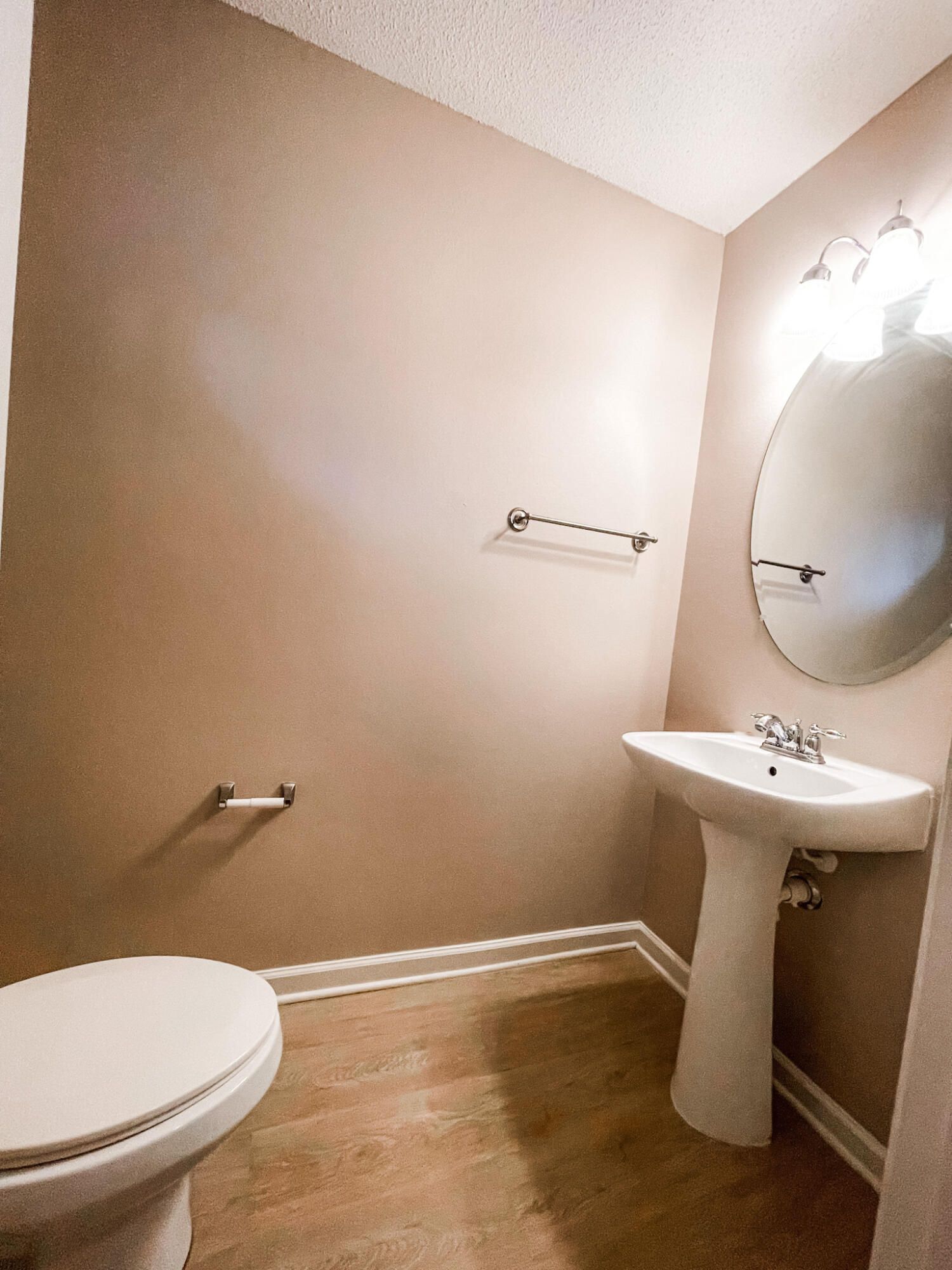 ROLLING PINES - Residential Lease