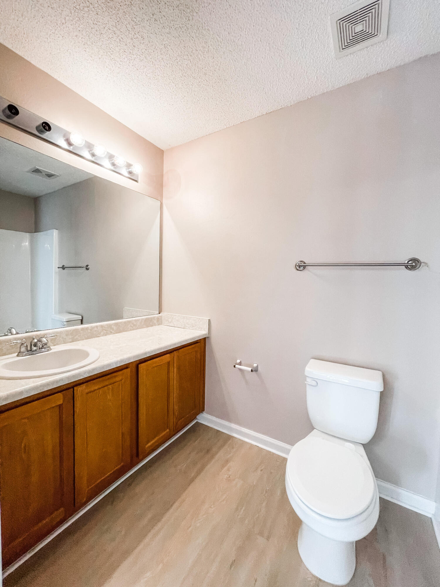ROLLING PINES - Residential Lease