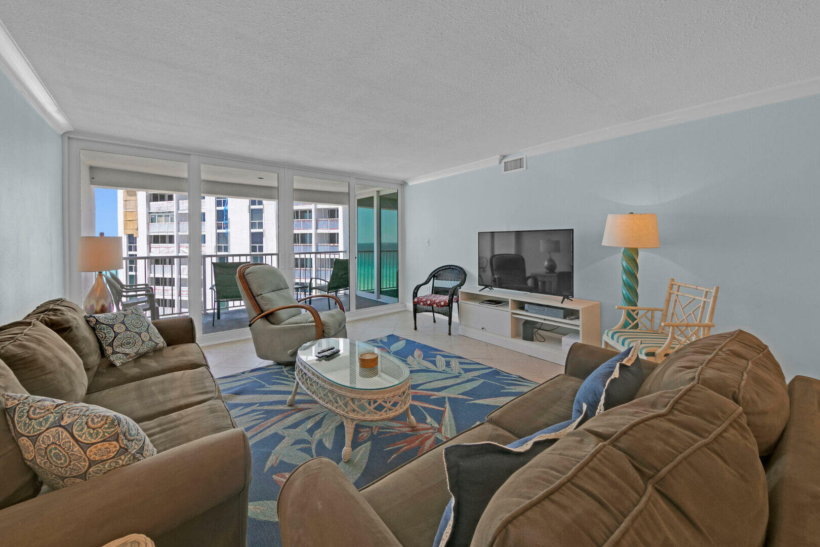 SHORELINE TOWERS 1 - Residential