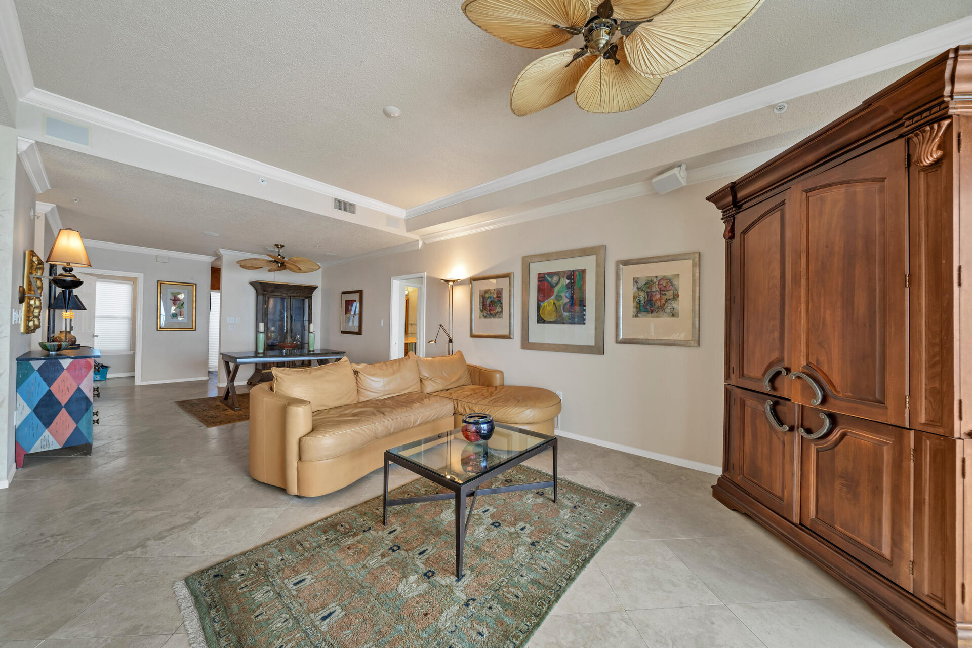 EMERALD TOWERS WEST CONDO - Residential