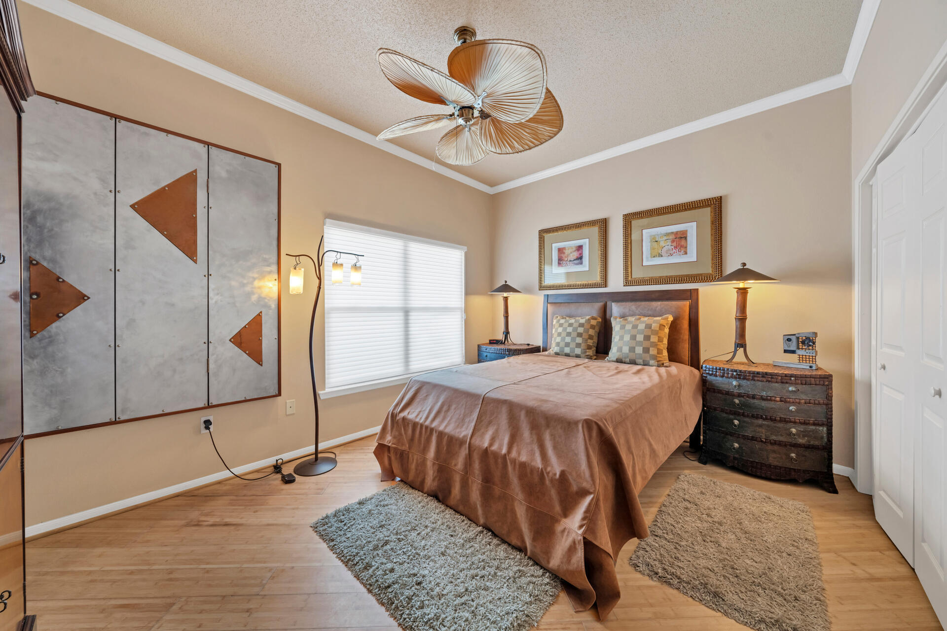 EMERALD TOWERS WEST CONDO - Residential