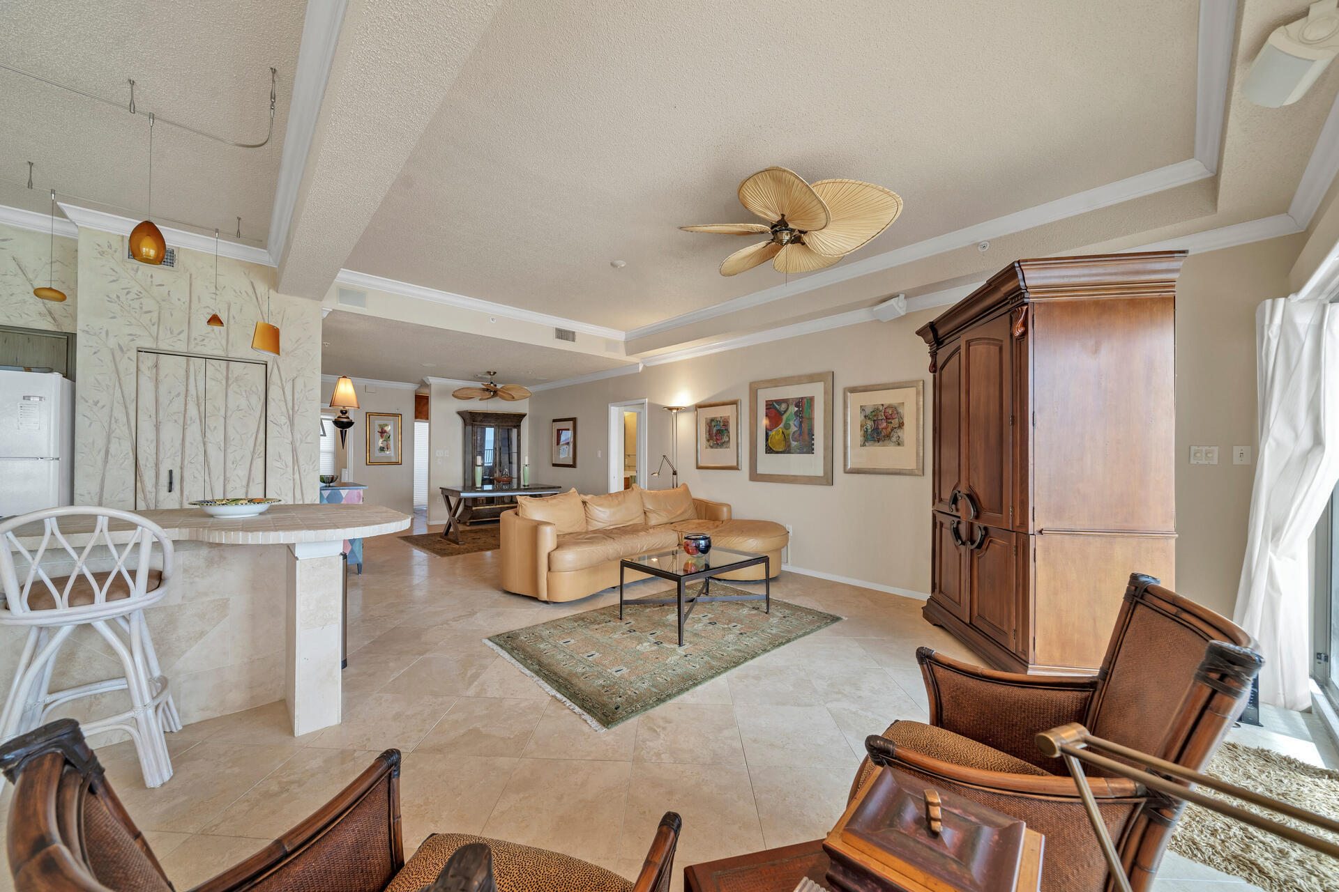 EMERALD TOWERS WEST CONDO - Residential