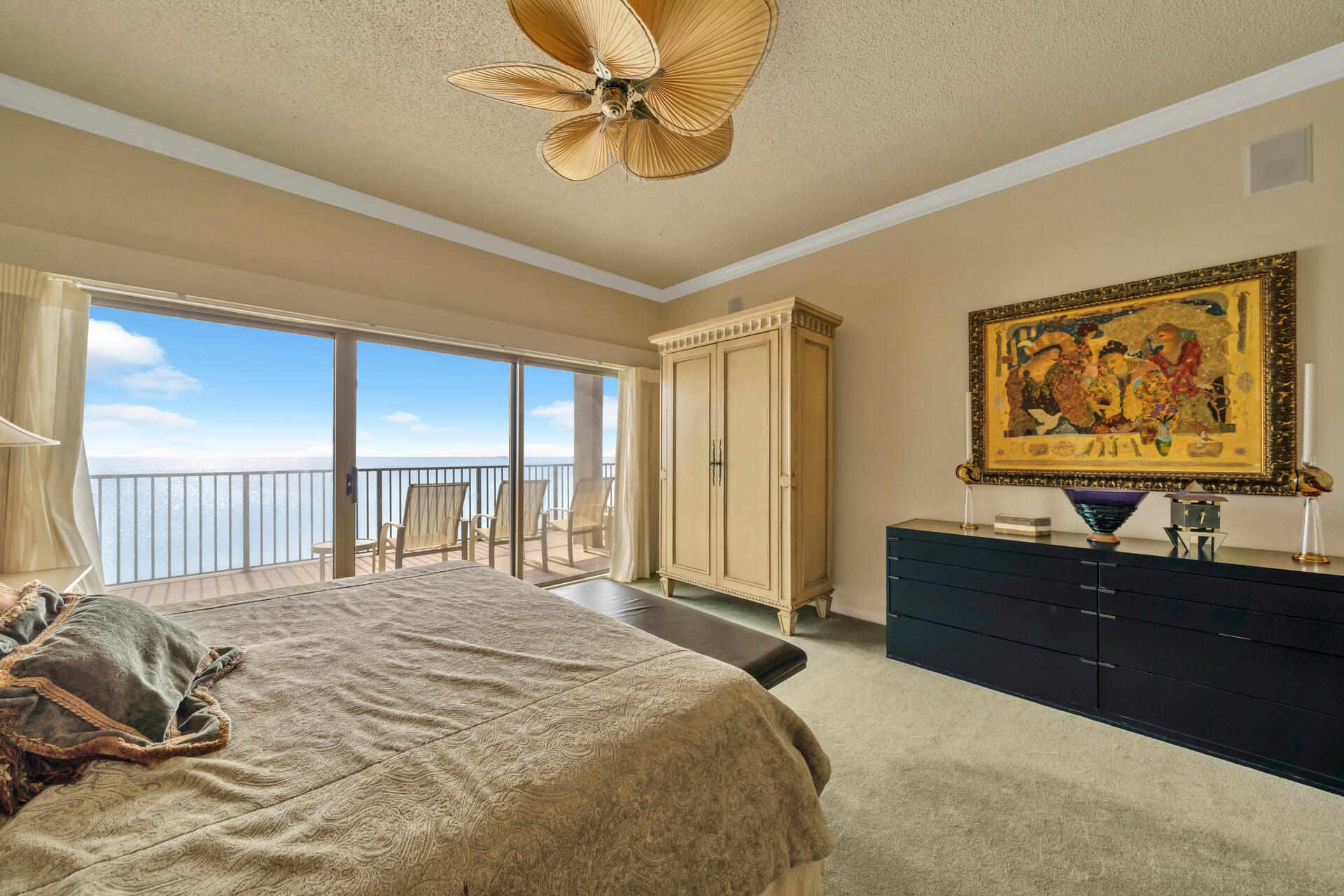 EMERALD TOWERS WEST CONDO - Residential
