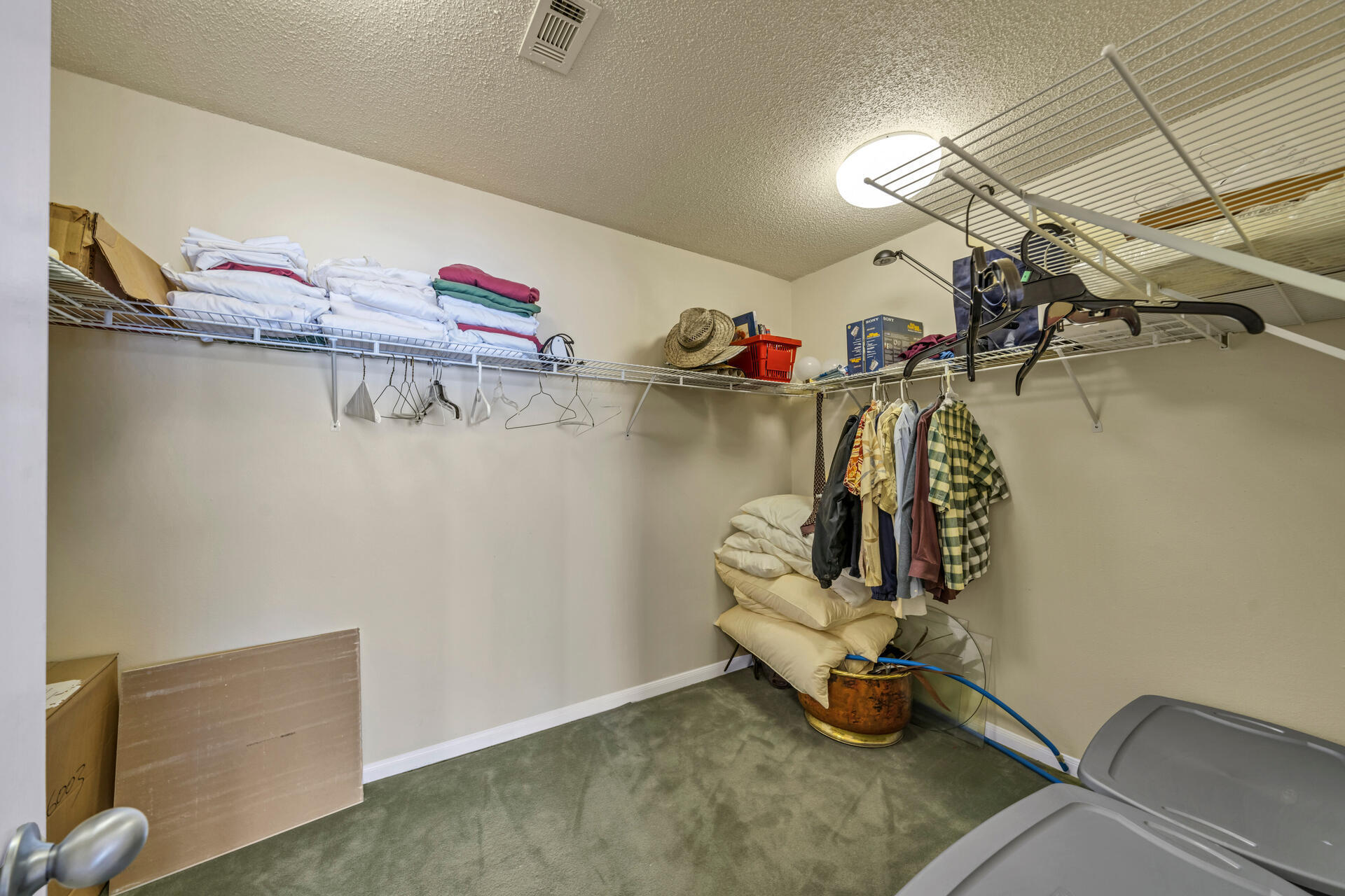 EMERALD TOWERS WEST CONDO - Residential