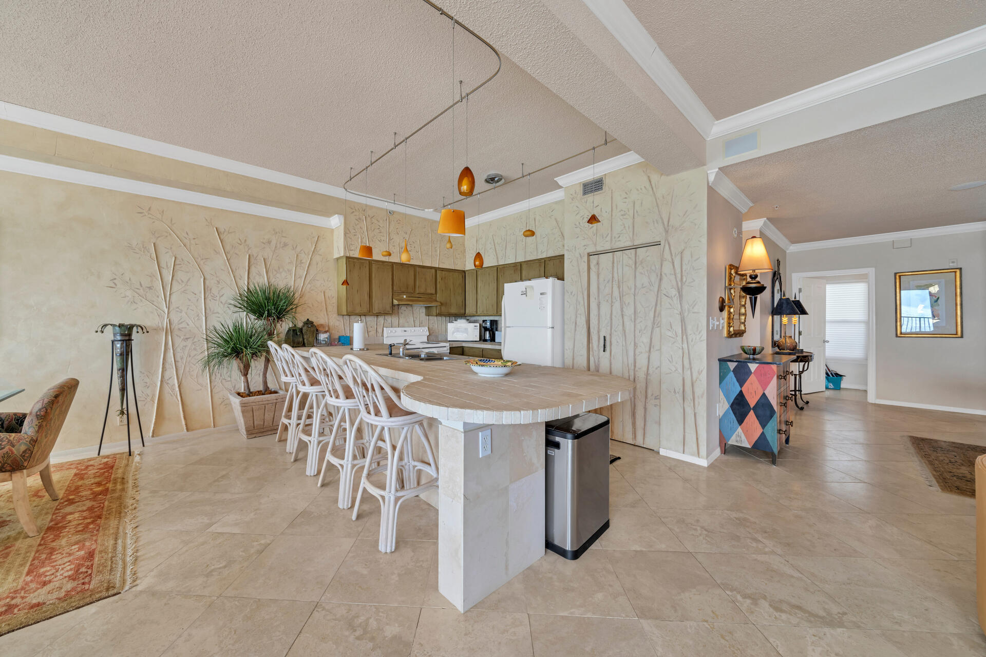 EMERALD TOWERS WEST CONDO - Residential