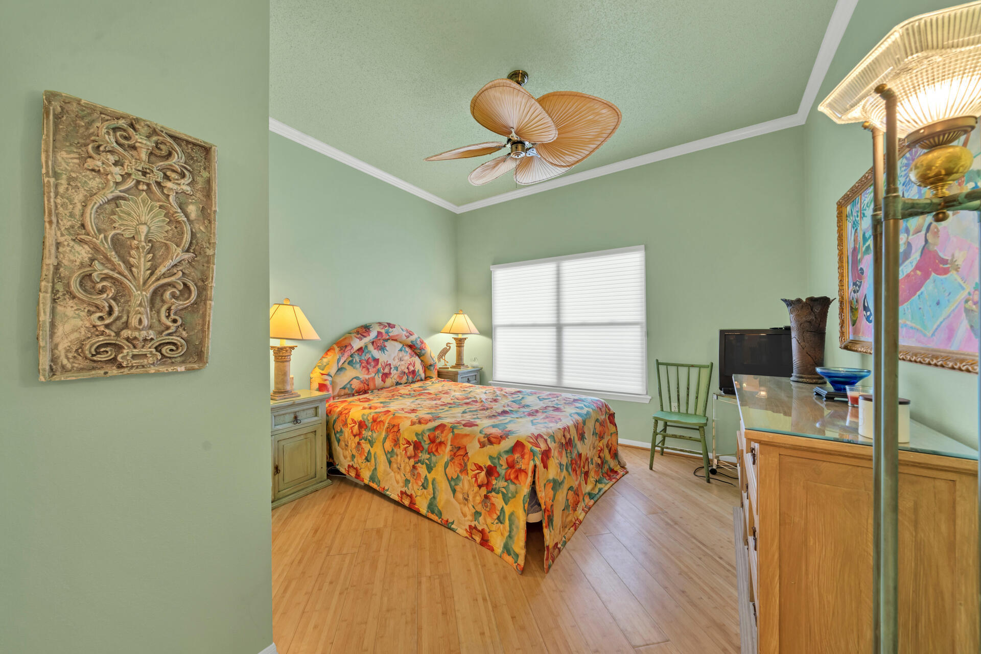 EMERALD TOWERS WEST CONDO - Residential