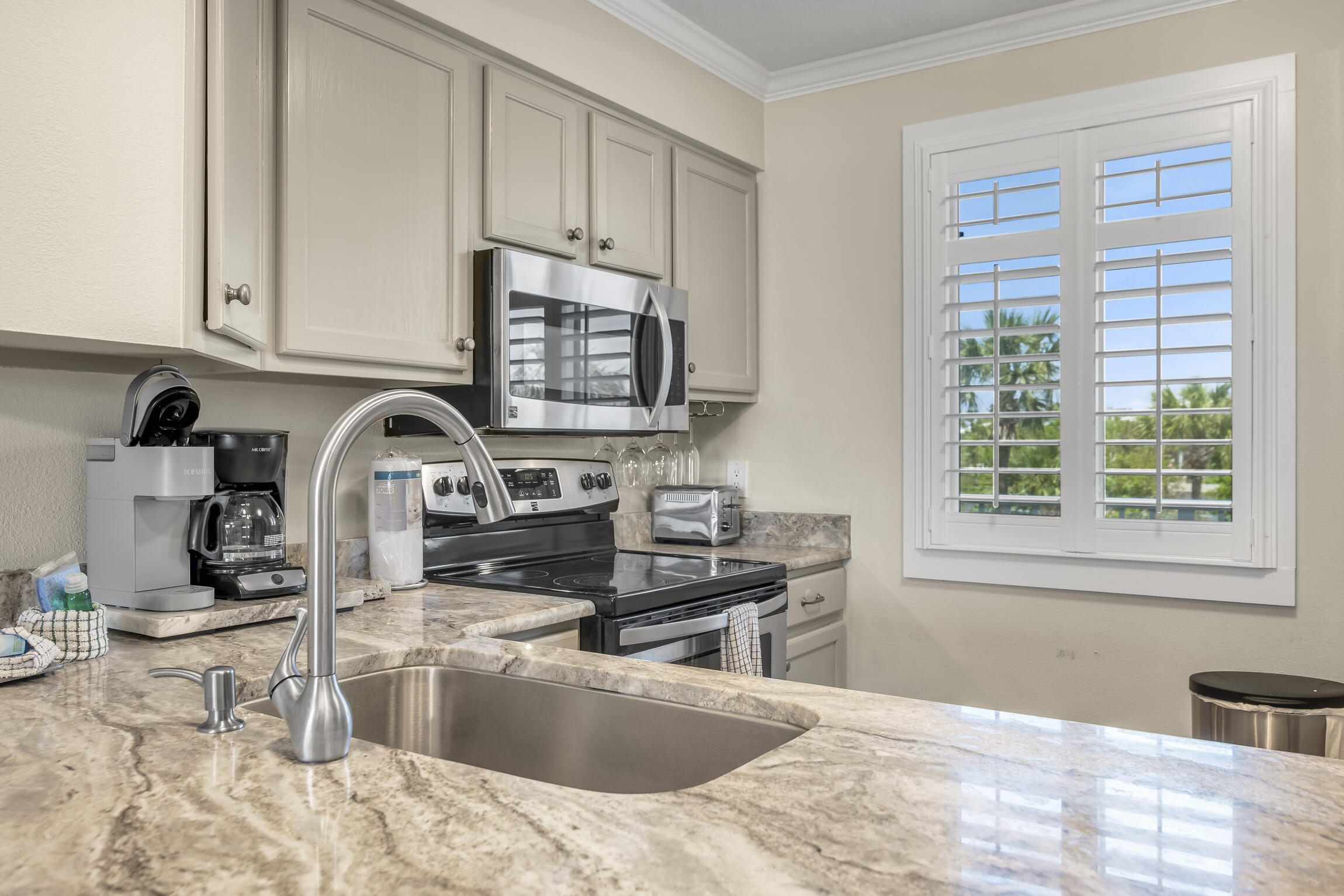 ISLANDER CONDO - Residential