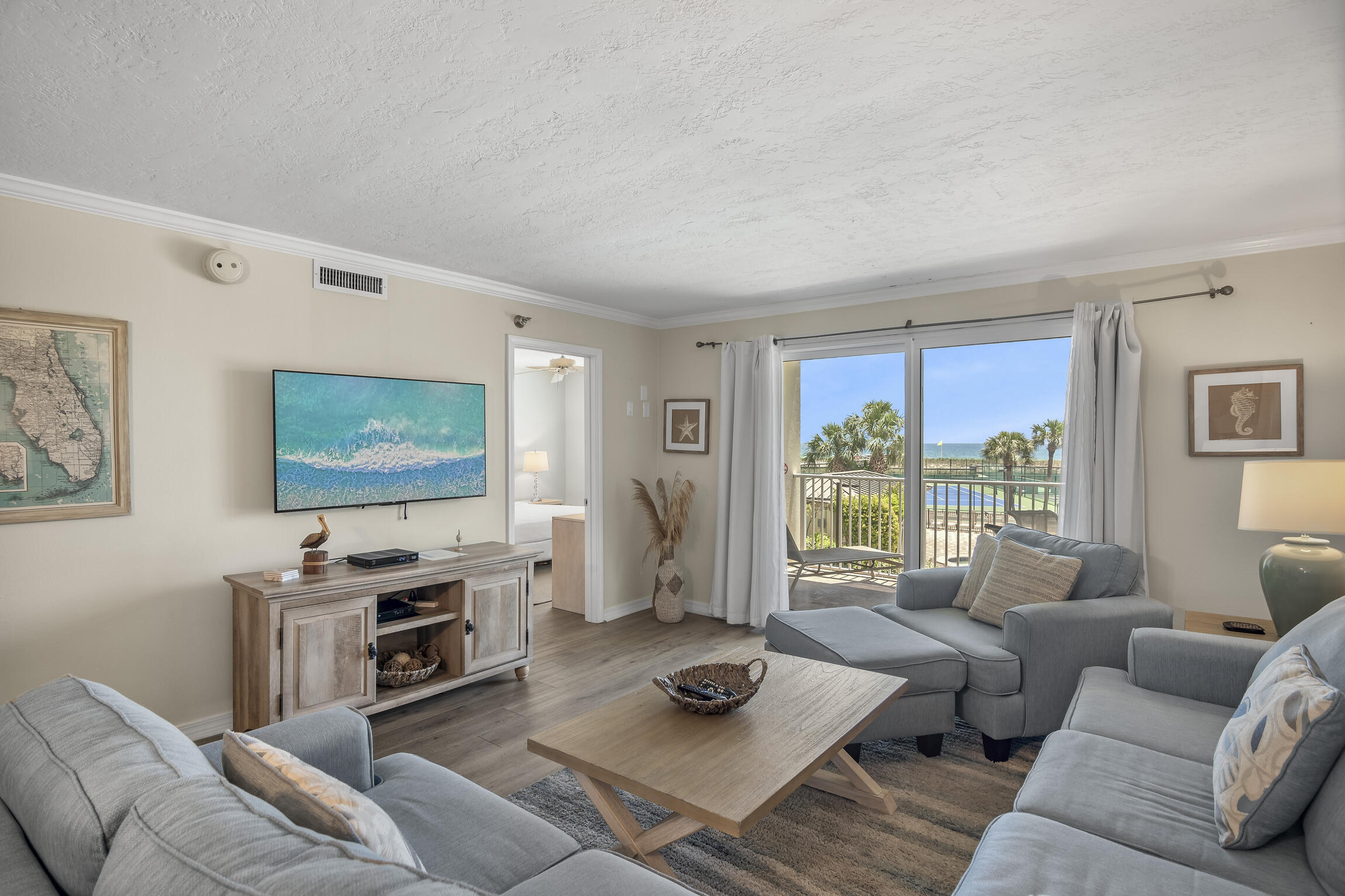 ISLANDER CONDO - Residential