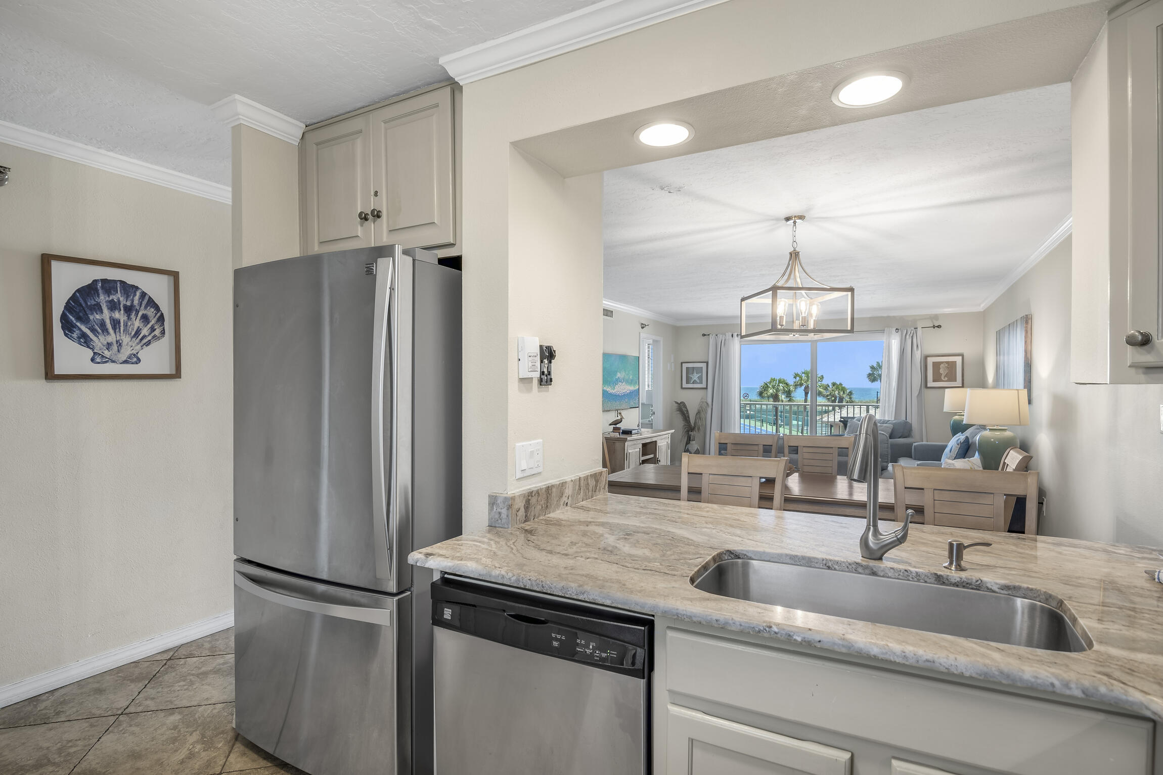ISLANDER CONDO - Residential