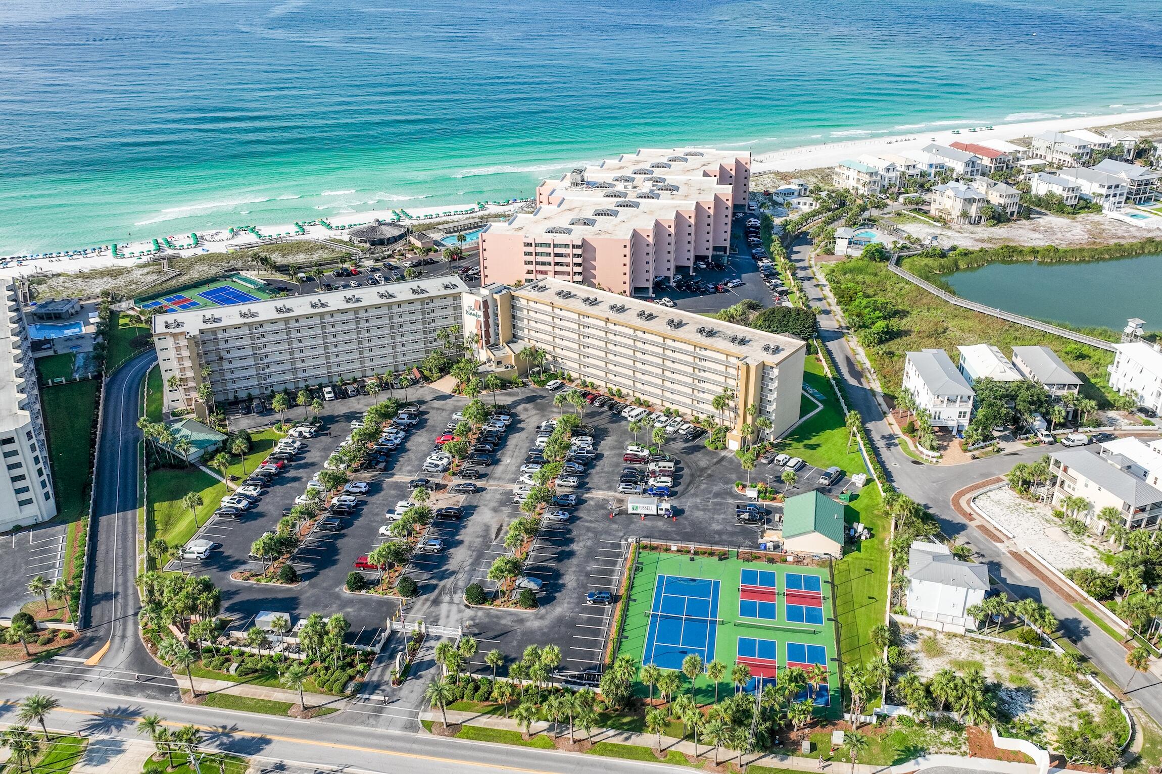 ISLANDER CONDO - Residential