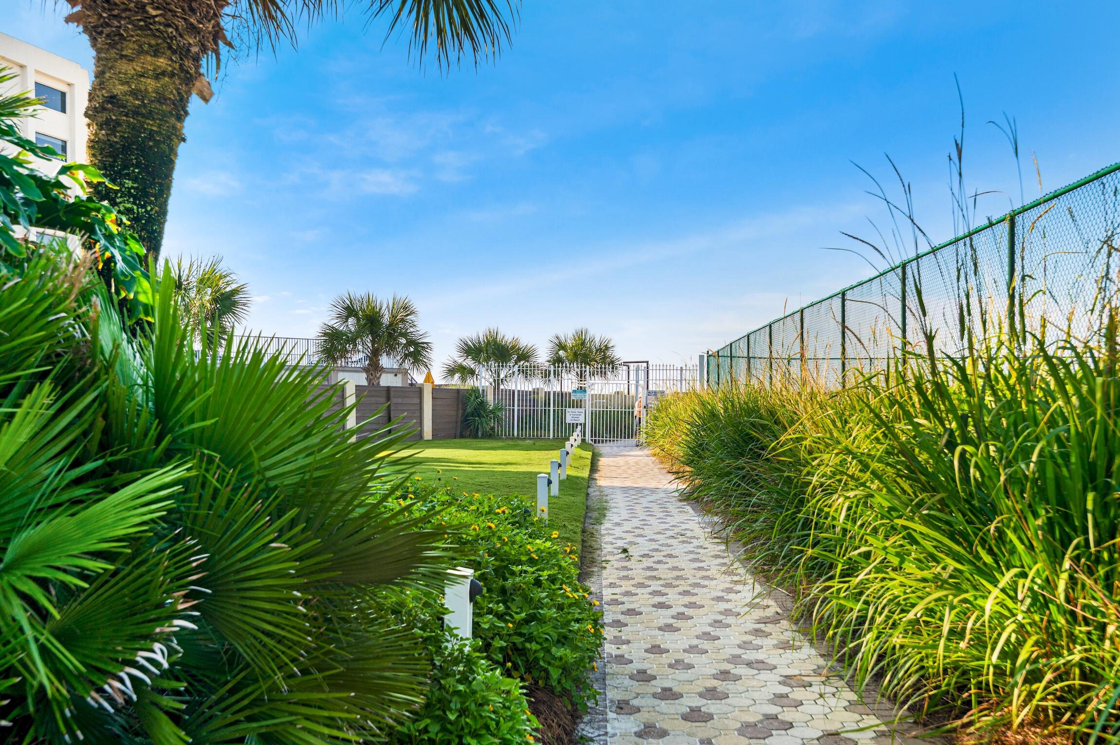 ISLANDER CONDO - Residential