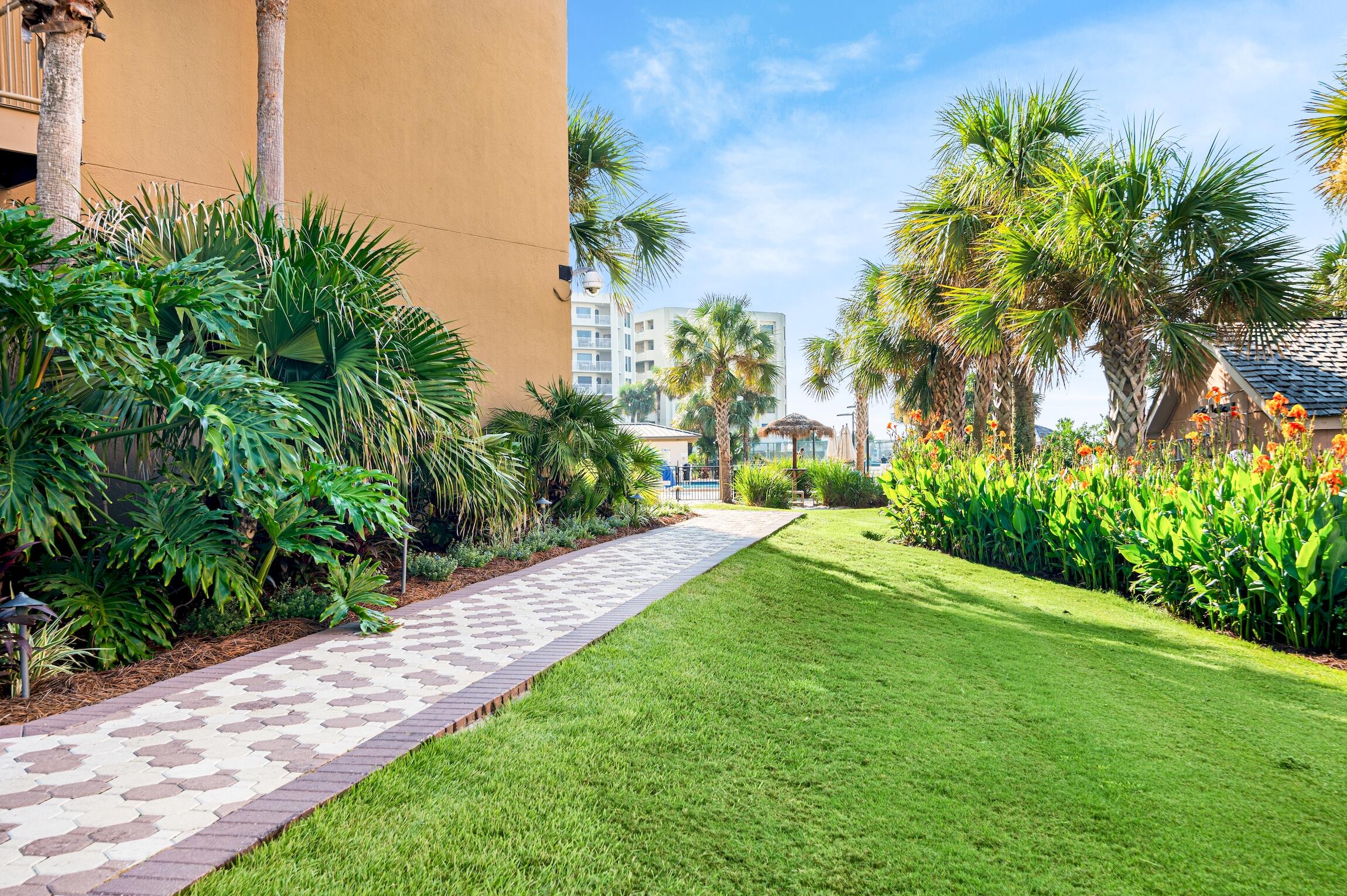 ISLANDER CONDO - Residential
