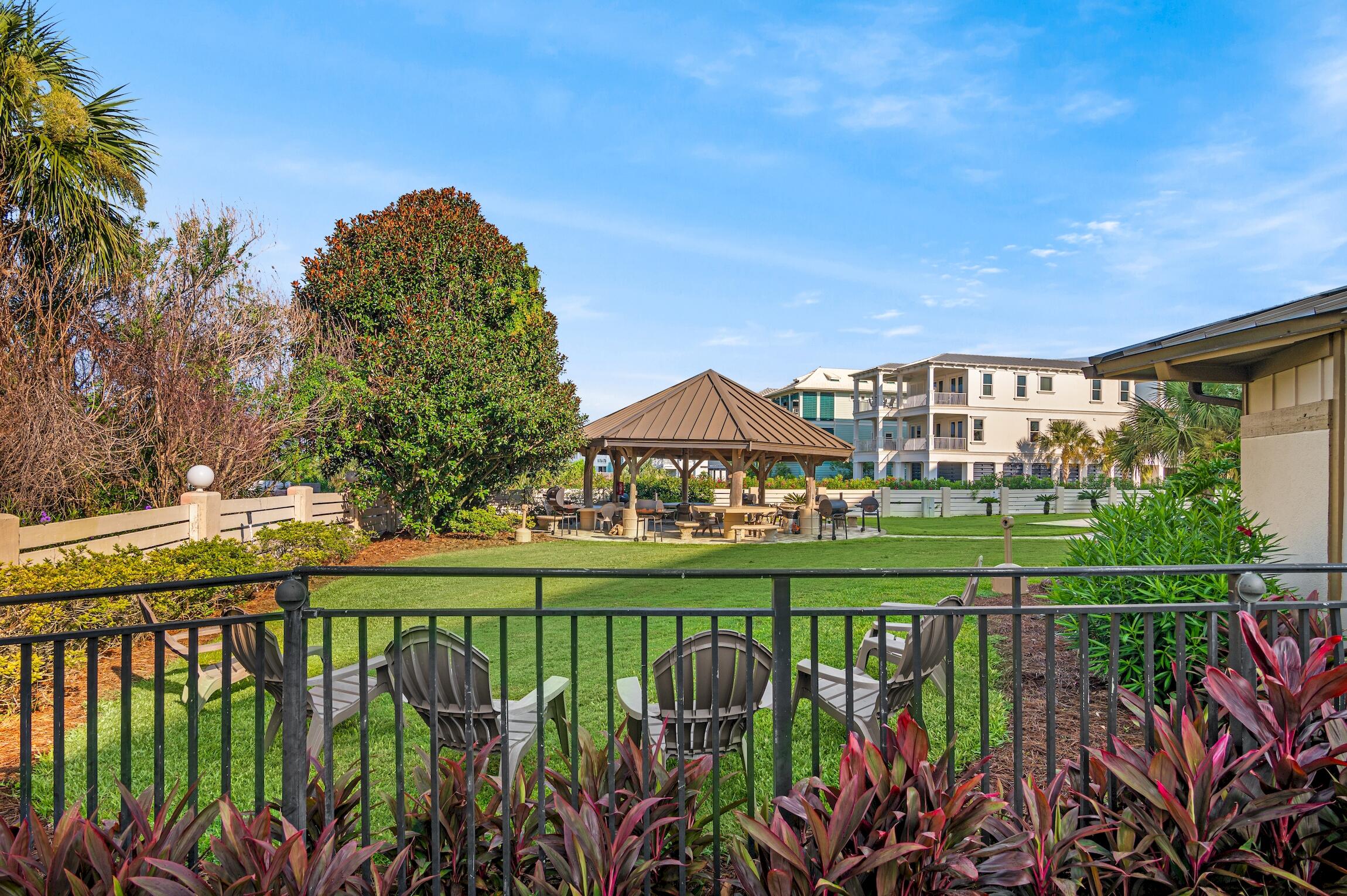 ISLANDER CONDO - Residential